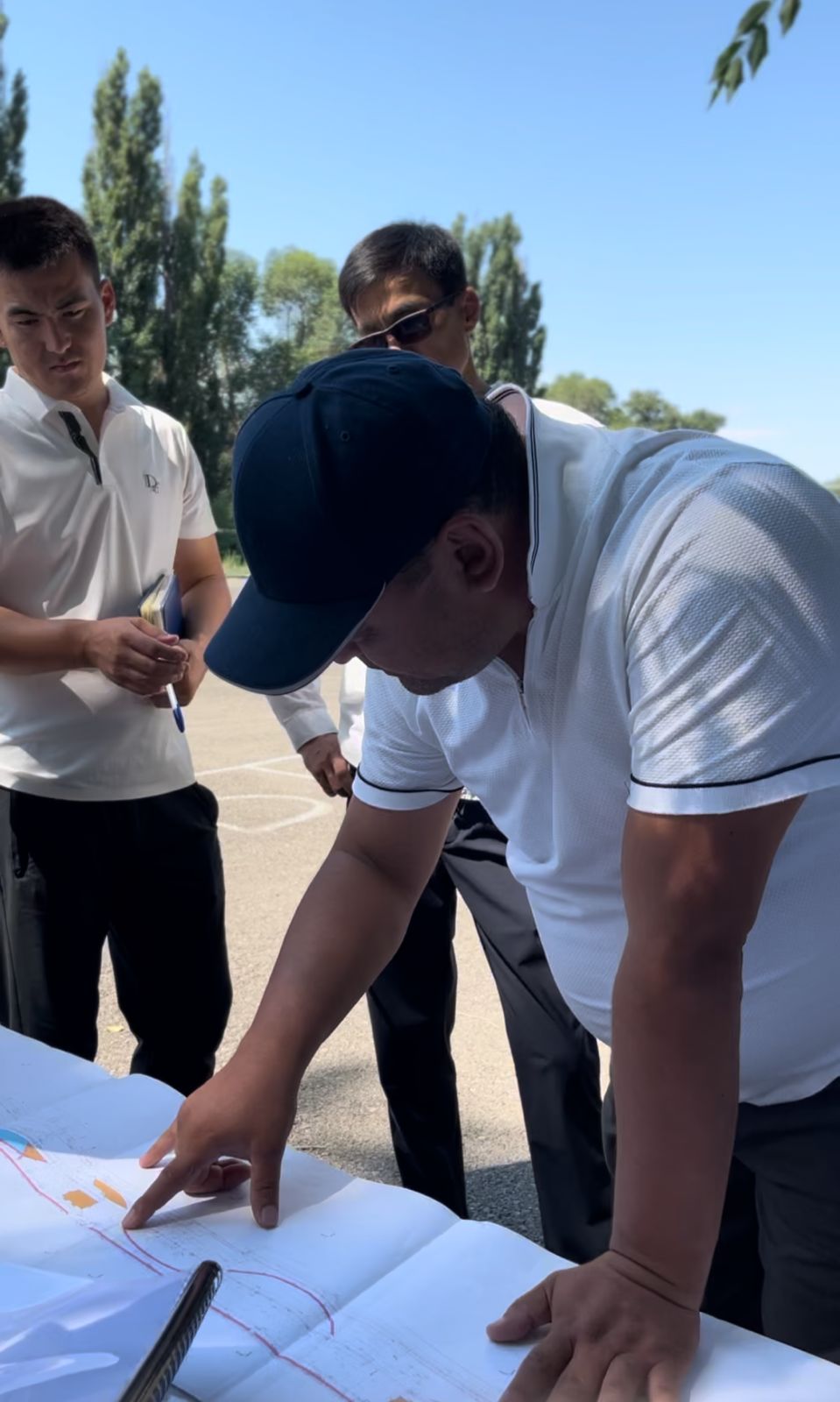 «Қарабұлақ ауылындағы «Жеңіс саябағын абаттандыру (нысанды аяқтау)» жұмыстарын жүргізу бойынша техникалық кеңес өткізілді. .