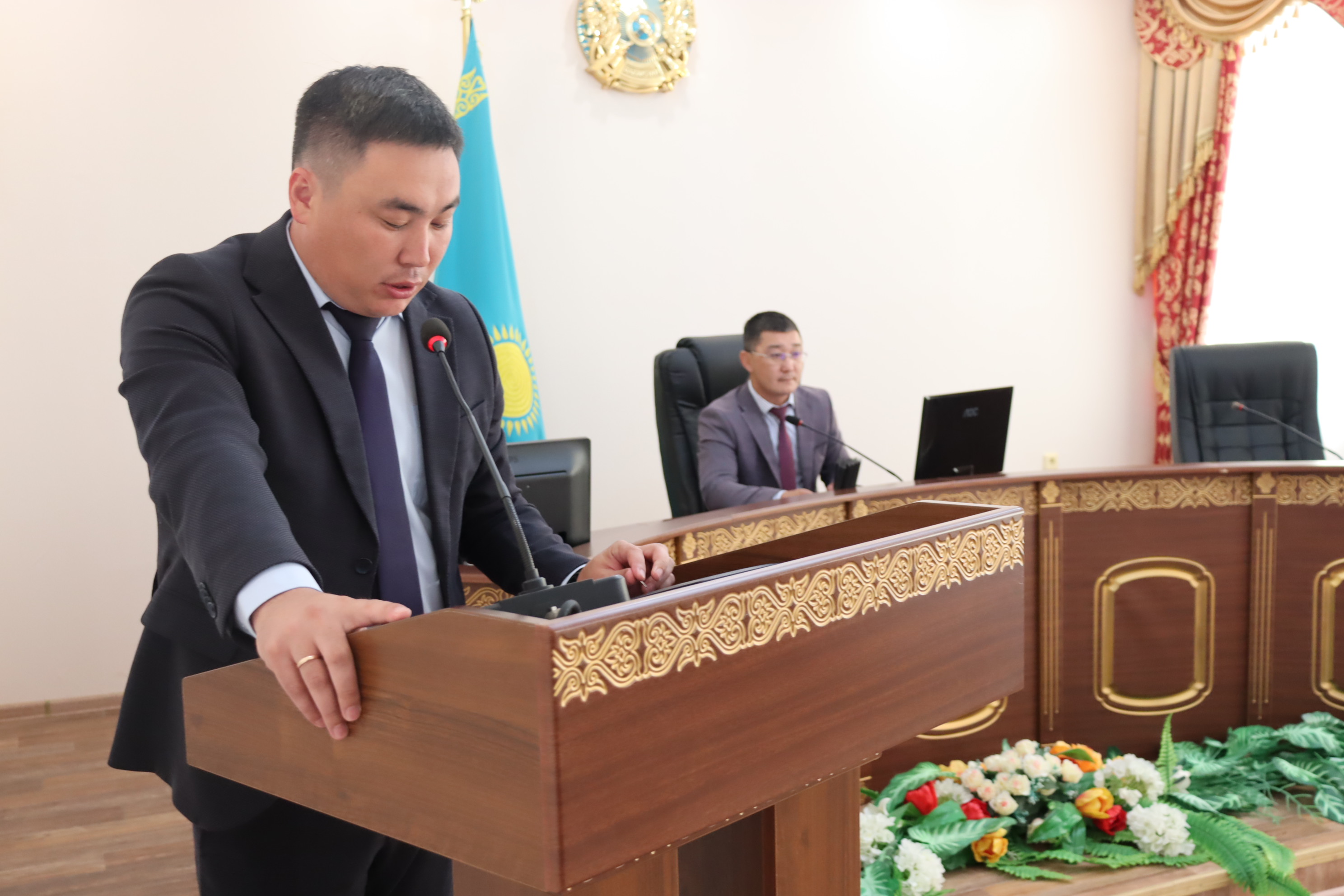 &nbsp;  Жітіқара ауданы әкімдігінің жанындағы  Қазақстан Республикасының мемлекеттік рәміздері жөніндегі комиссия отырысын өткізу туралы