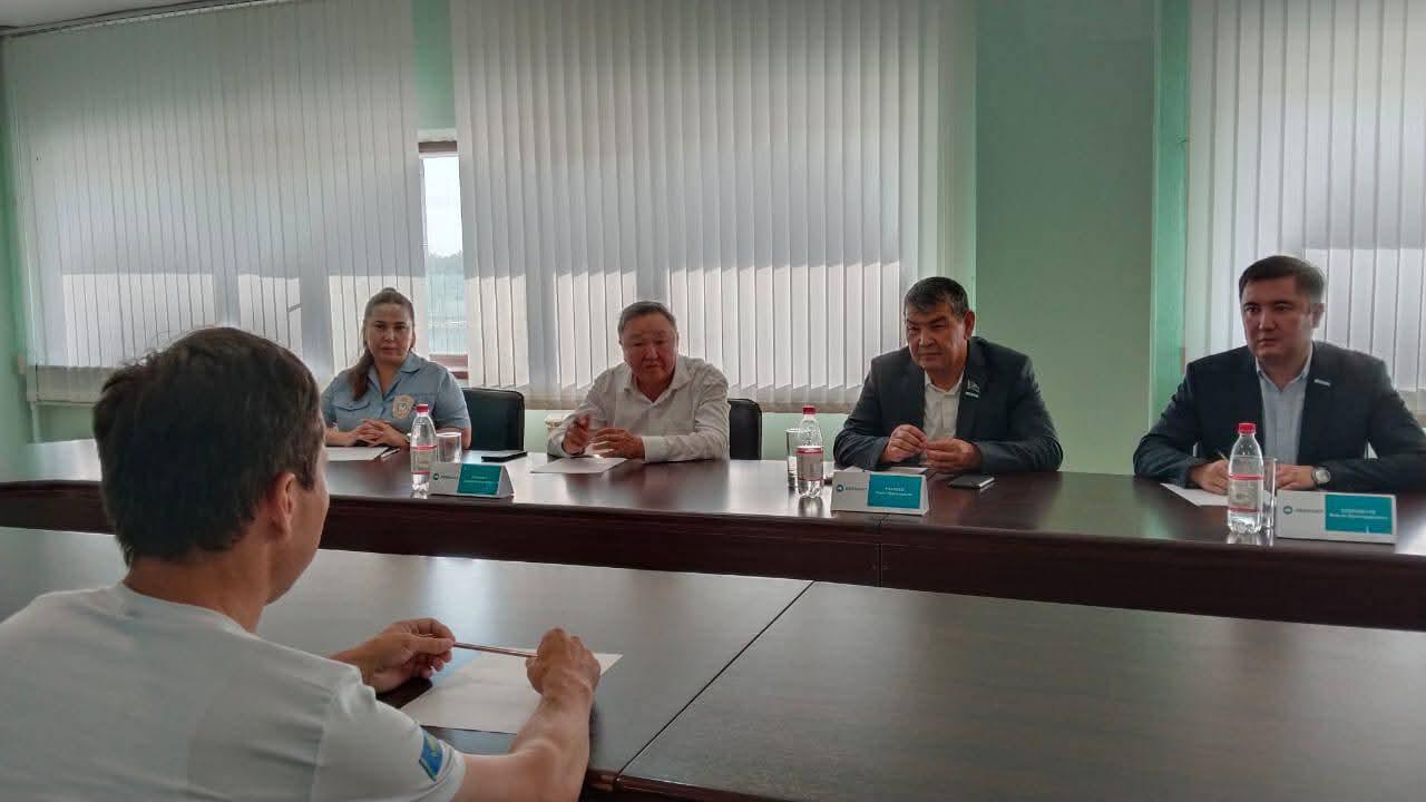 Төретам кентінің тұрғындарымен мобильді қабылдау өткізді