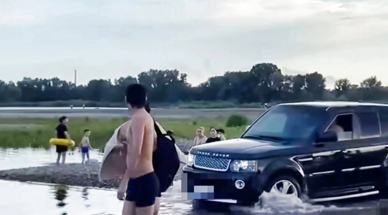 #ЗАҢМЕНТӘРТІП ⚡️ Семейде жағажайдағы суға шыққан жол талғамайтын көлік жүргізушісі жауапқа тартылды