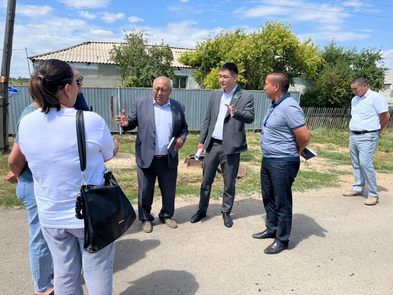 Ағымдағы жылдың 17 шілдесінде Жарқайың аудандық мәслихатының депутаты Б.П. Сәрсенов аудандық мәслихаттың төрағасы А. К. Әлжановпен бірге ДСУ-71 кентінің тұрғындарымен кездесті