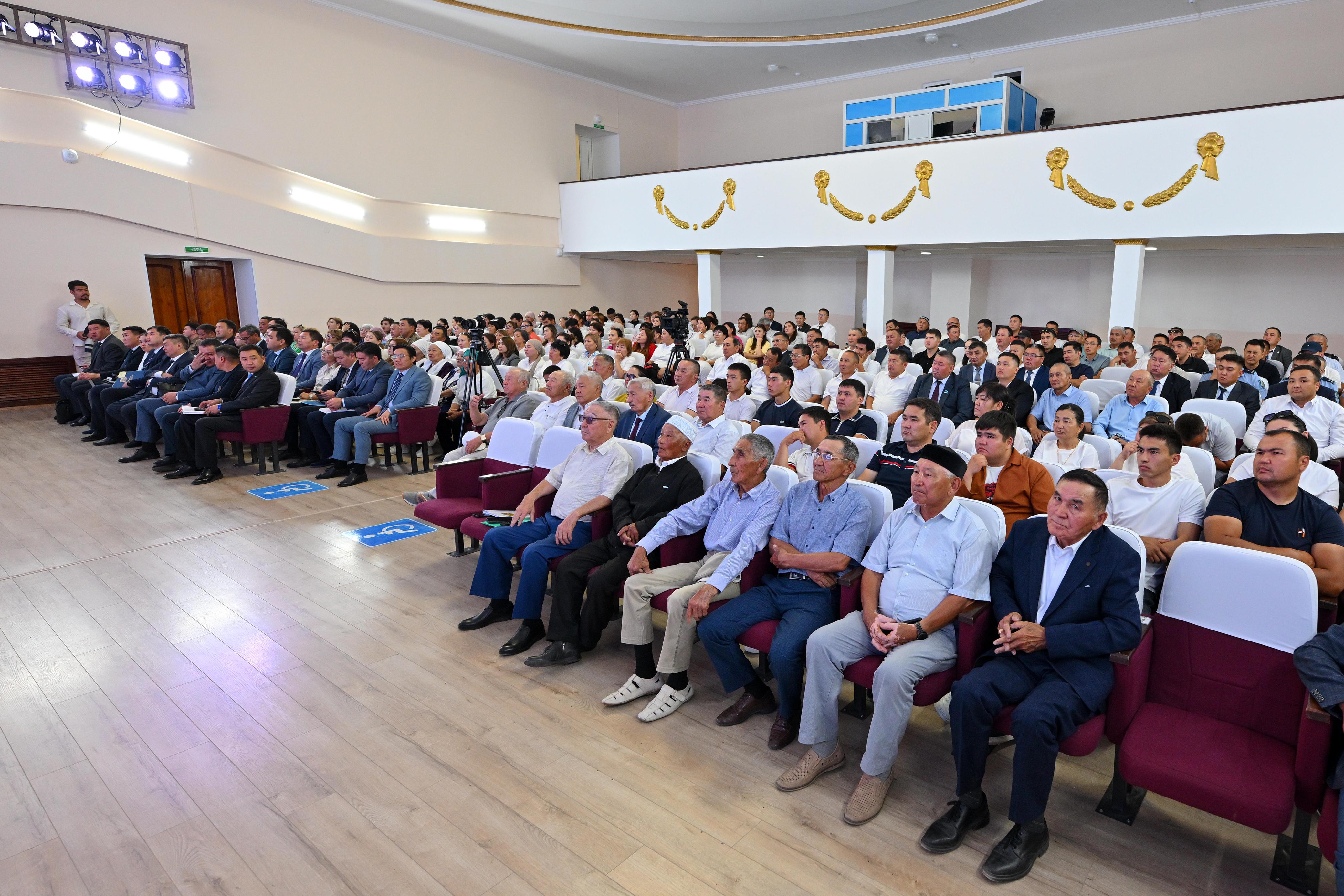 Облыс әкімі Абай ауданының тұрғындарымен кездесті