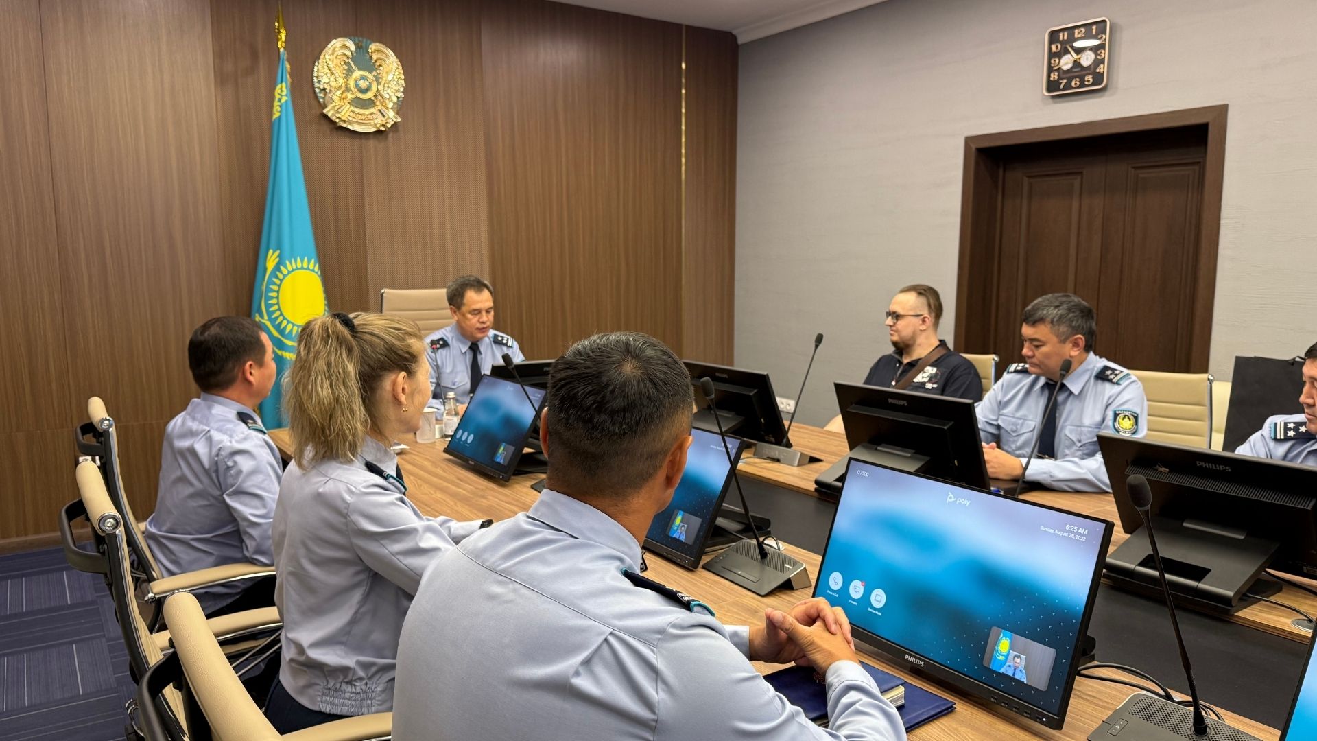 ЖЕКЕ КУӘЛІКТІ АЛҒАШҚЫЛАРДЫҢ БІРІ БОЛЫП ОНЛАЙН РӘСІМДЕГЕН ТҰРҒЫНҒА ҚҰЖАТЫ ТАБЫСТАЛДЫ