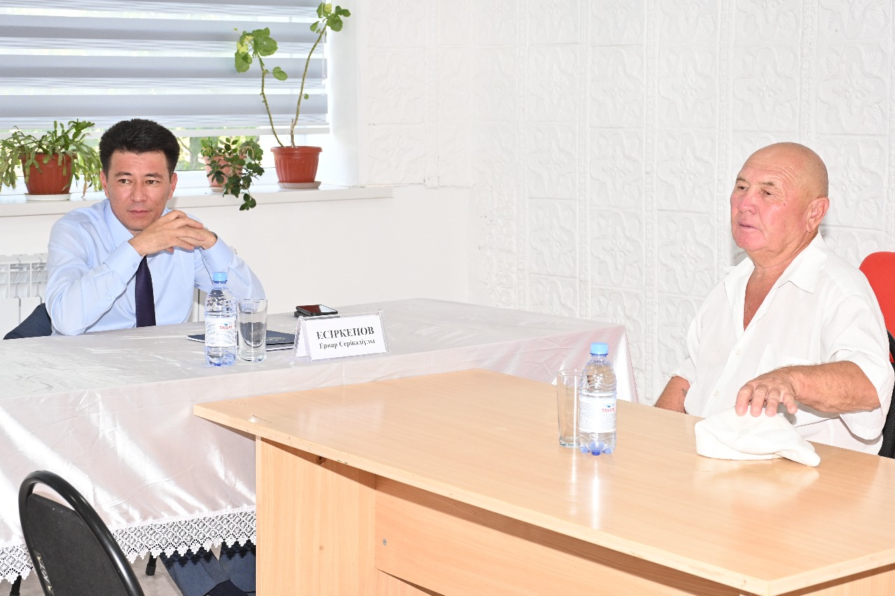 АУДАН ӘКІМІ АҚНИЕТ АУЫЛДЫҚ ОКРУГІНІҢ ТҰРҒЫНДАРЫМЕН КЕЗДЕСТІ