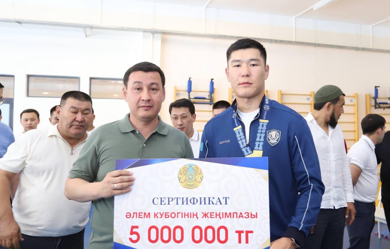 Маңғыстауда Әлем кубогының жеңімпазы Бекзат Нұрдәулетовке құрмет көрсетілді