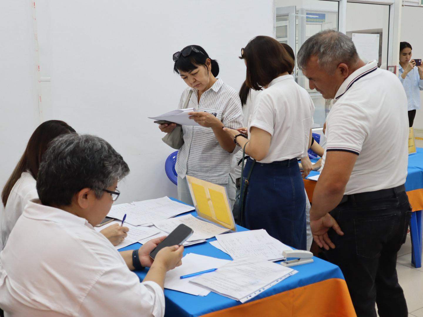 Ақтөбеде мамандандырылған бос жұмыс орындары жәрмеңкесі өтуде