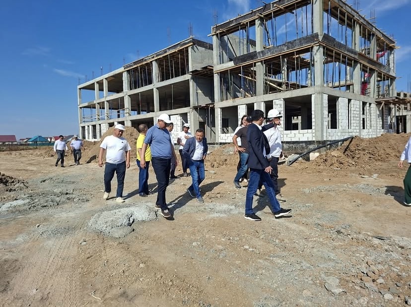 Депутаттар 13 шағынауданындағы мектептің құрылысы барысымен танысты
