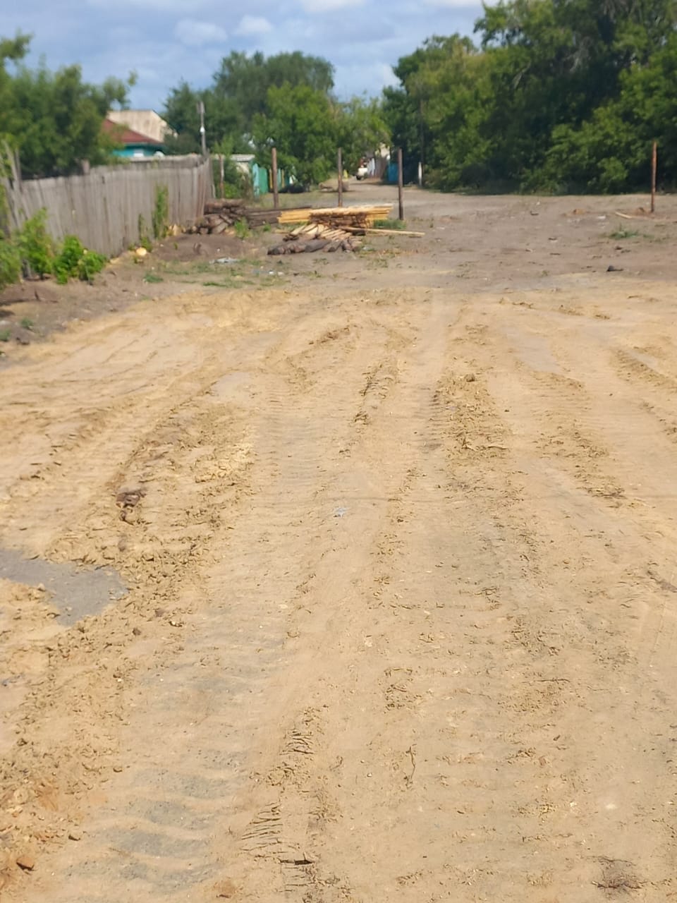 Ескі тұрғын үйді бұзғаннан кейін аумақты тазарту
