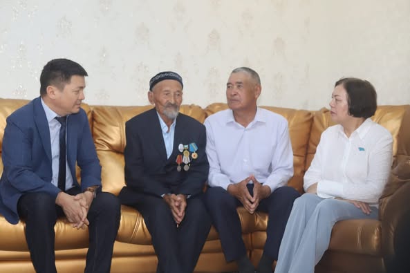 ПОЗДРАВЛЕНИЕ ВЕТЕРАНУ ТРУДА