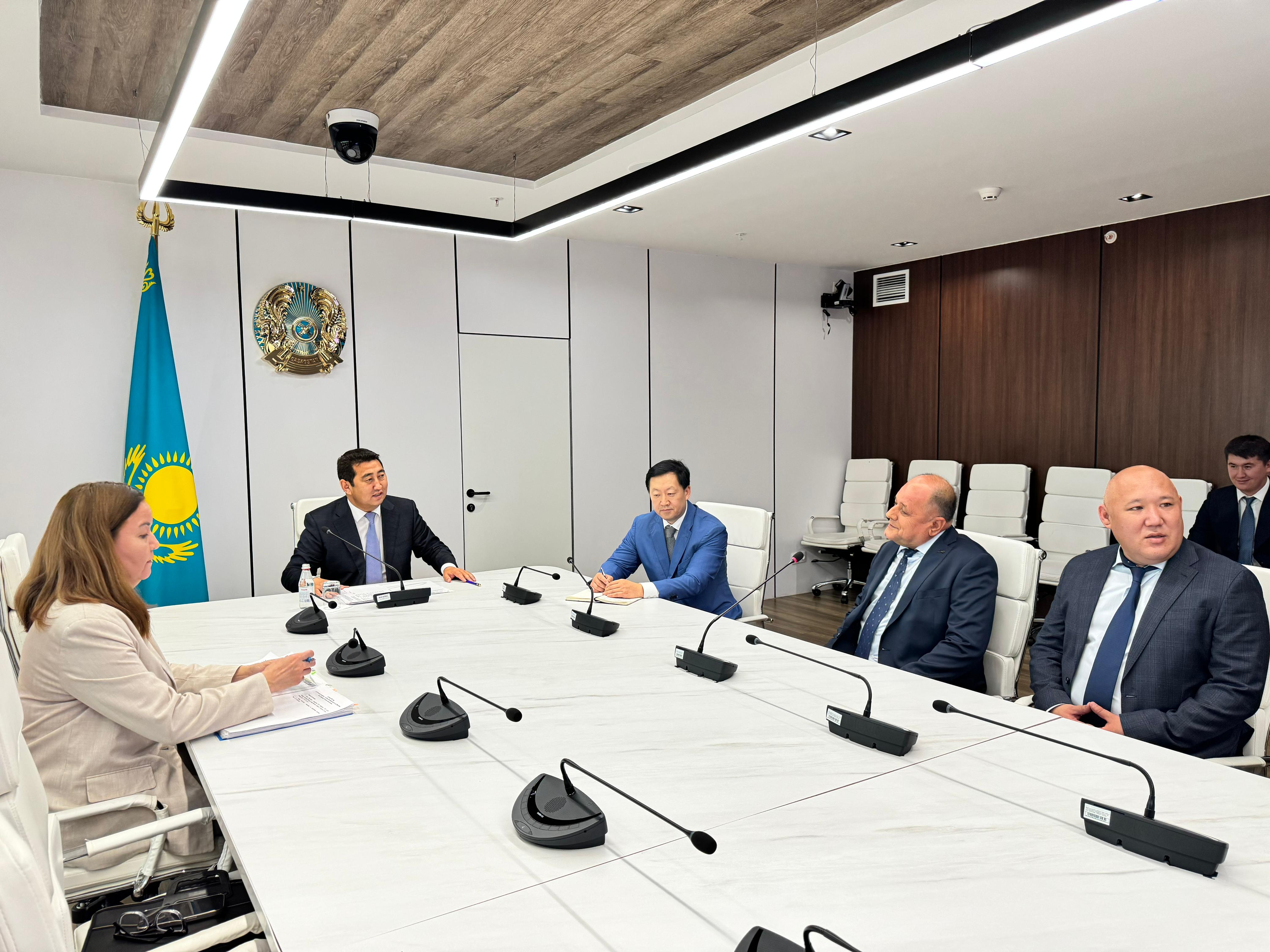 Айдарбек Сапаров азаматтарды қабылдады