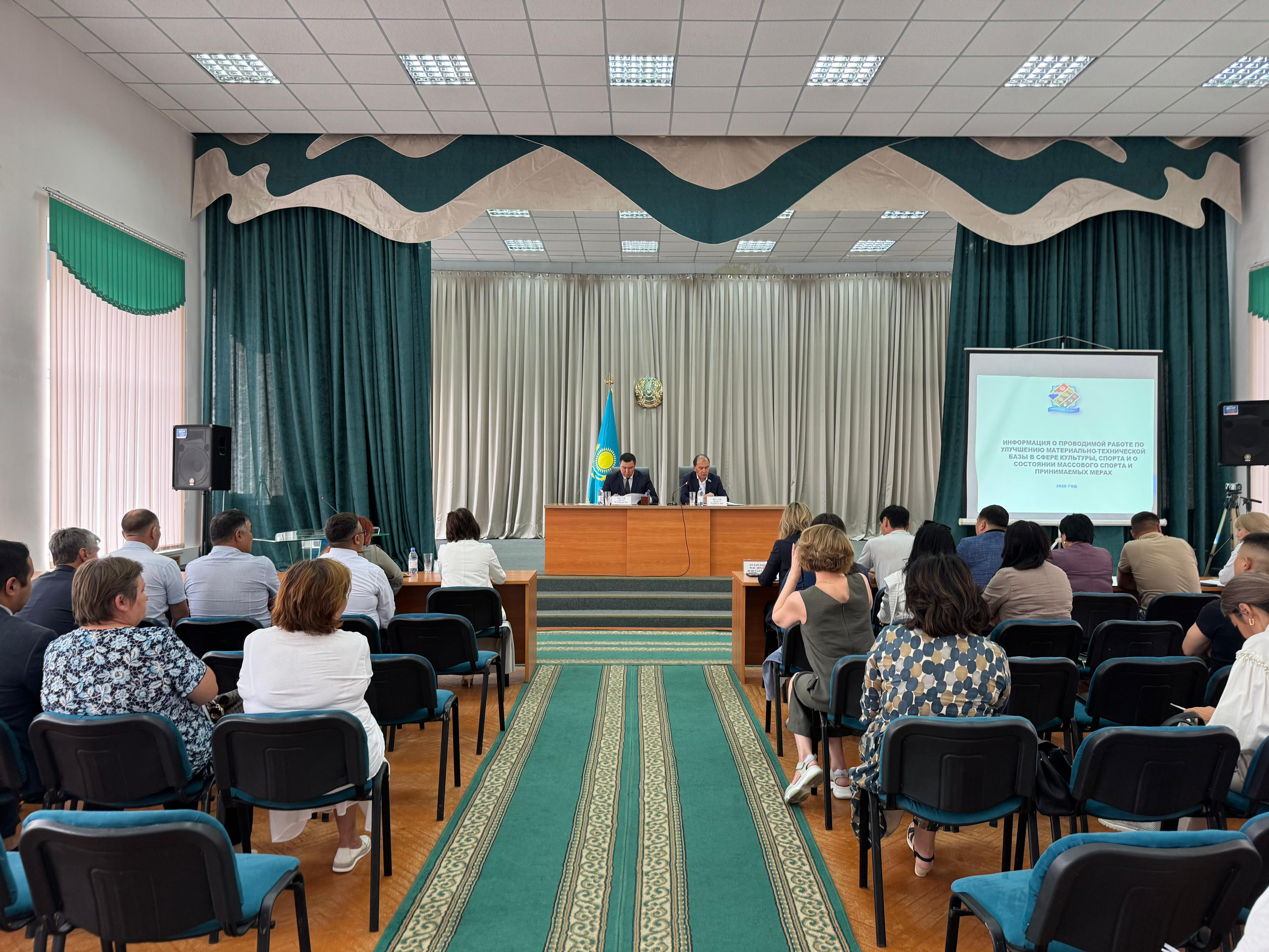 Павлодар аудандық мәслихатының 8-шақырылымдағы 33-ші кезектен тыс сессиясы өтті.