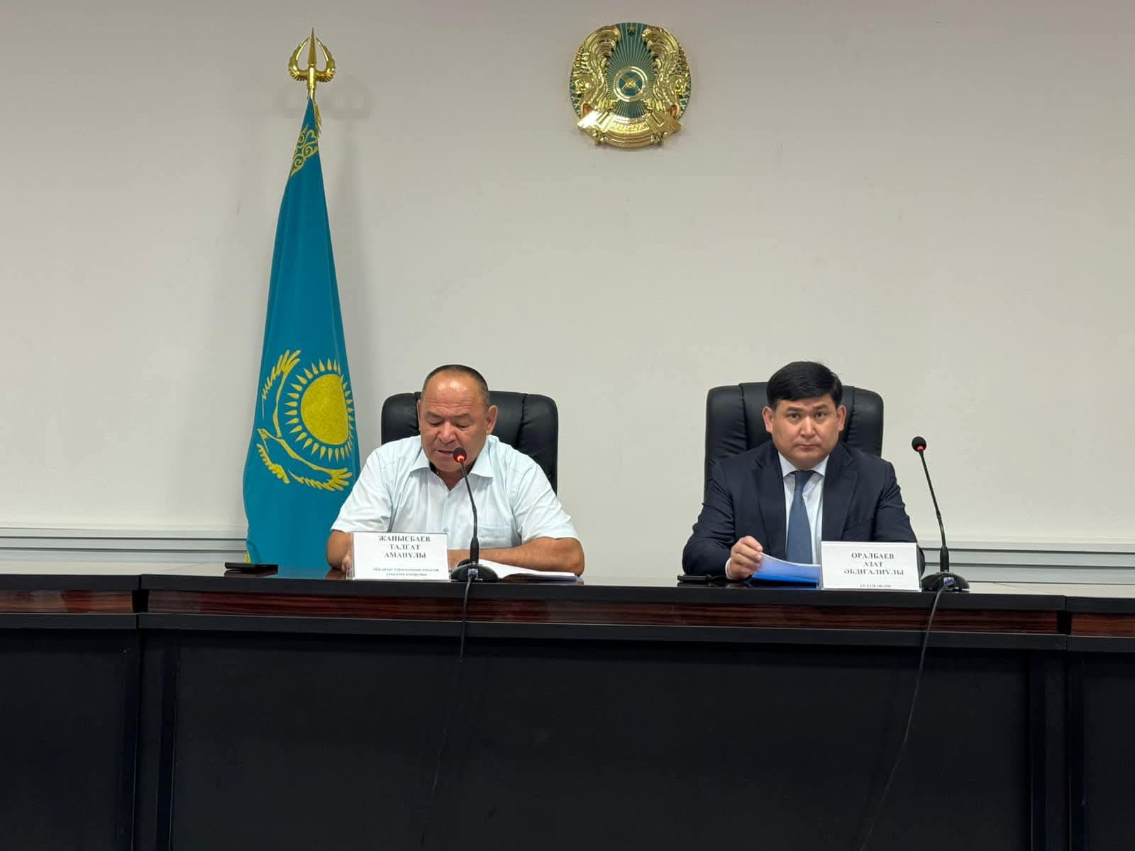 АУДАНДЫҚ МАСЛИХАТТЫҢ СЕССИЯСЫ ӨТТІ