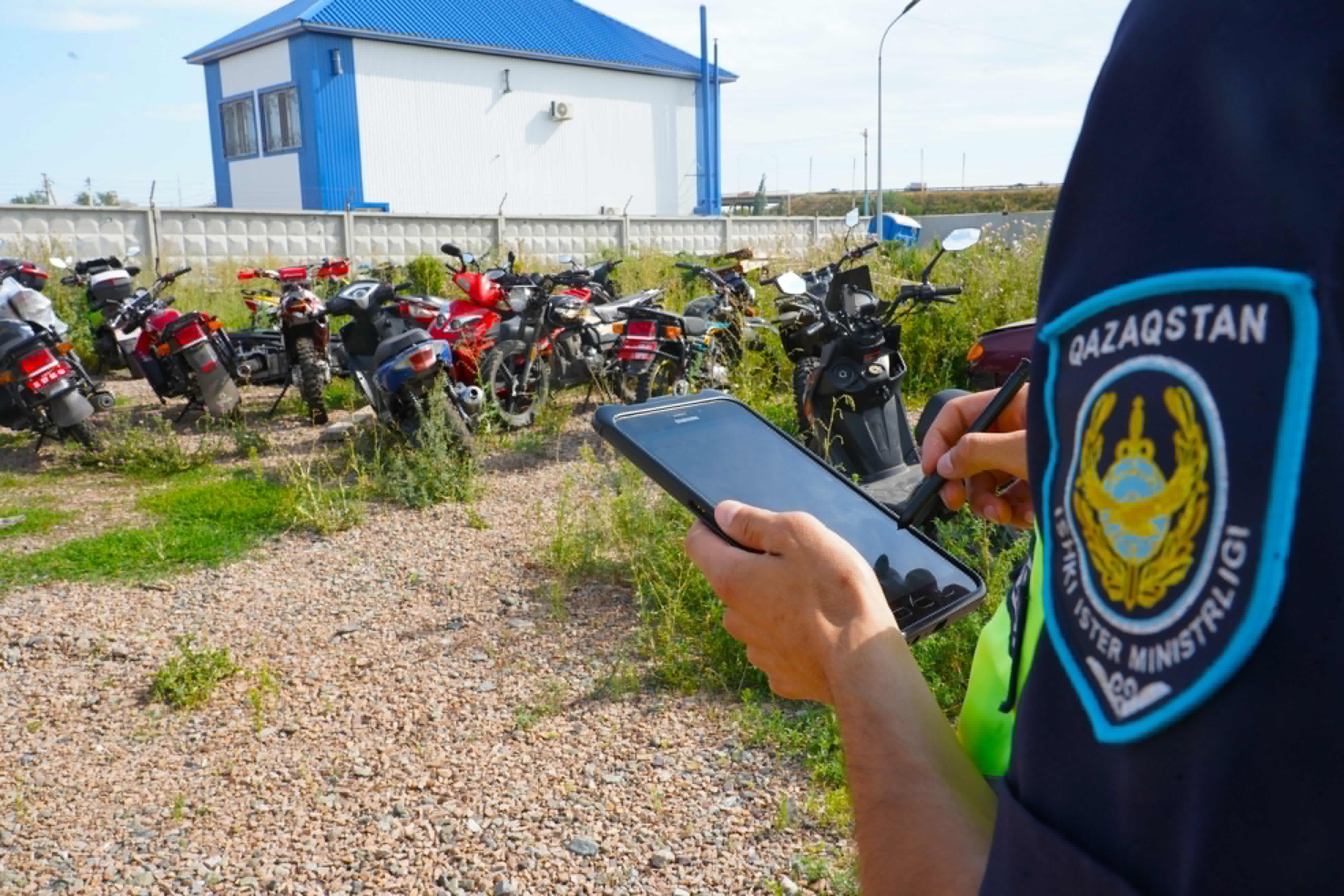 Қостанай облысында полицейлер мопед пен скутер жүргізушілерінің жол ережесін бұзудың мыңдаған дерегінің жолын кесті