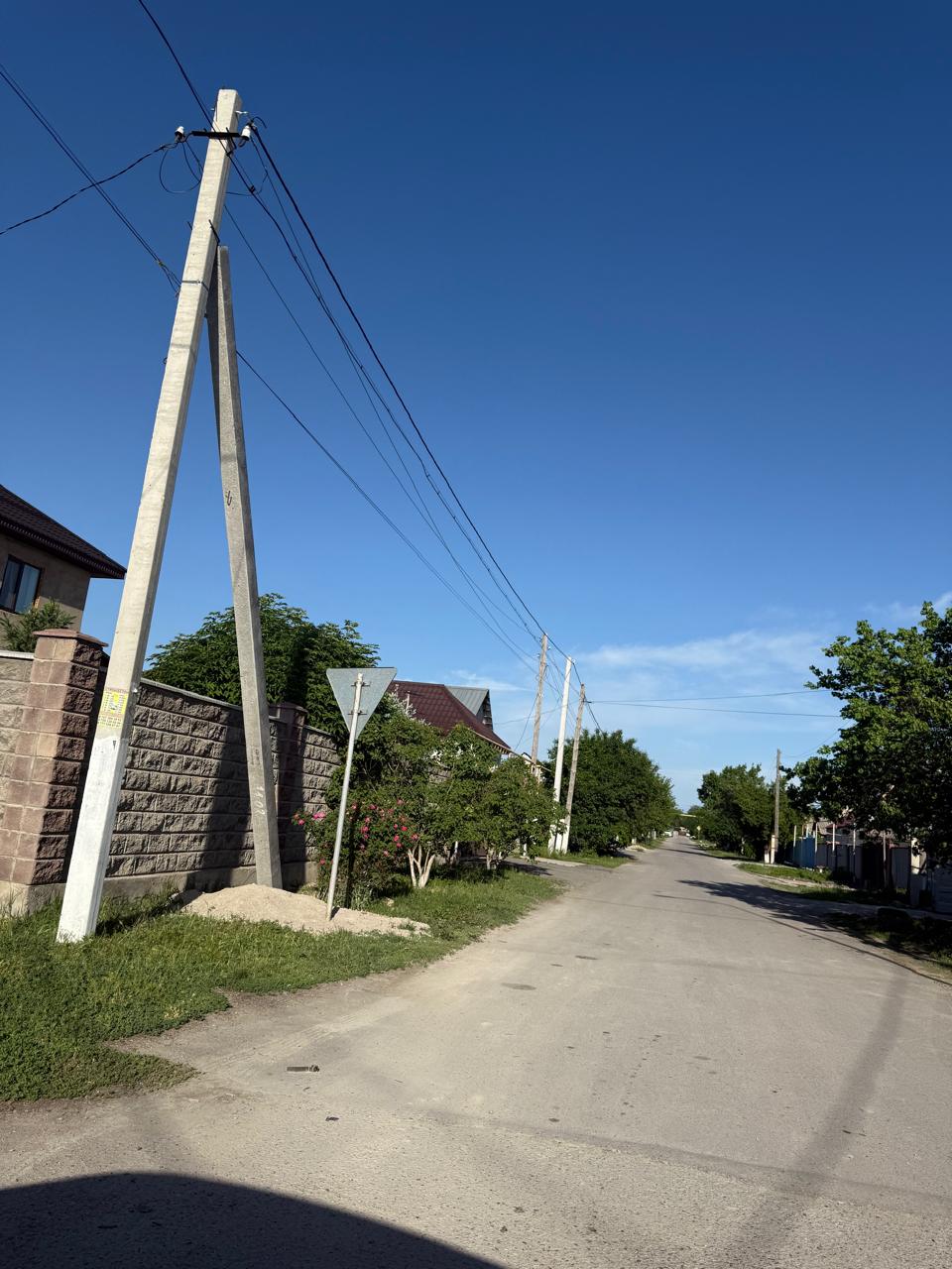 Работы по замене старых электрических опор