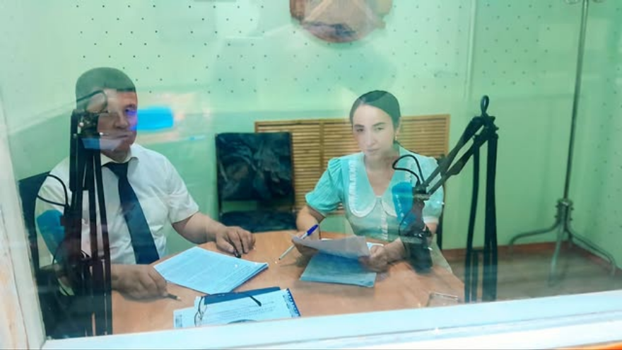 Өкіл облыстық радиода сөз сөйледі