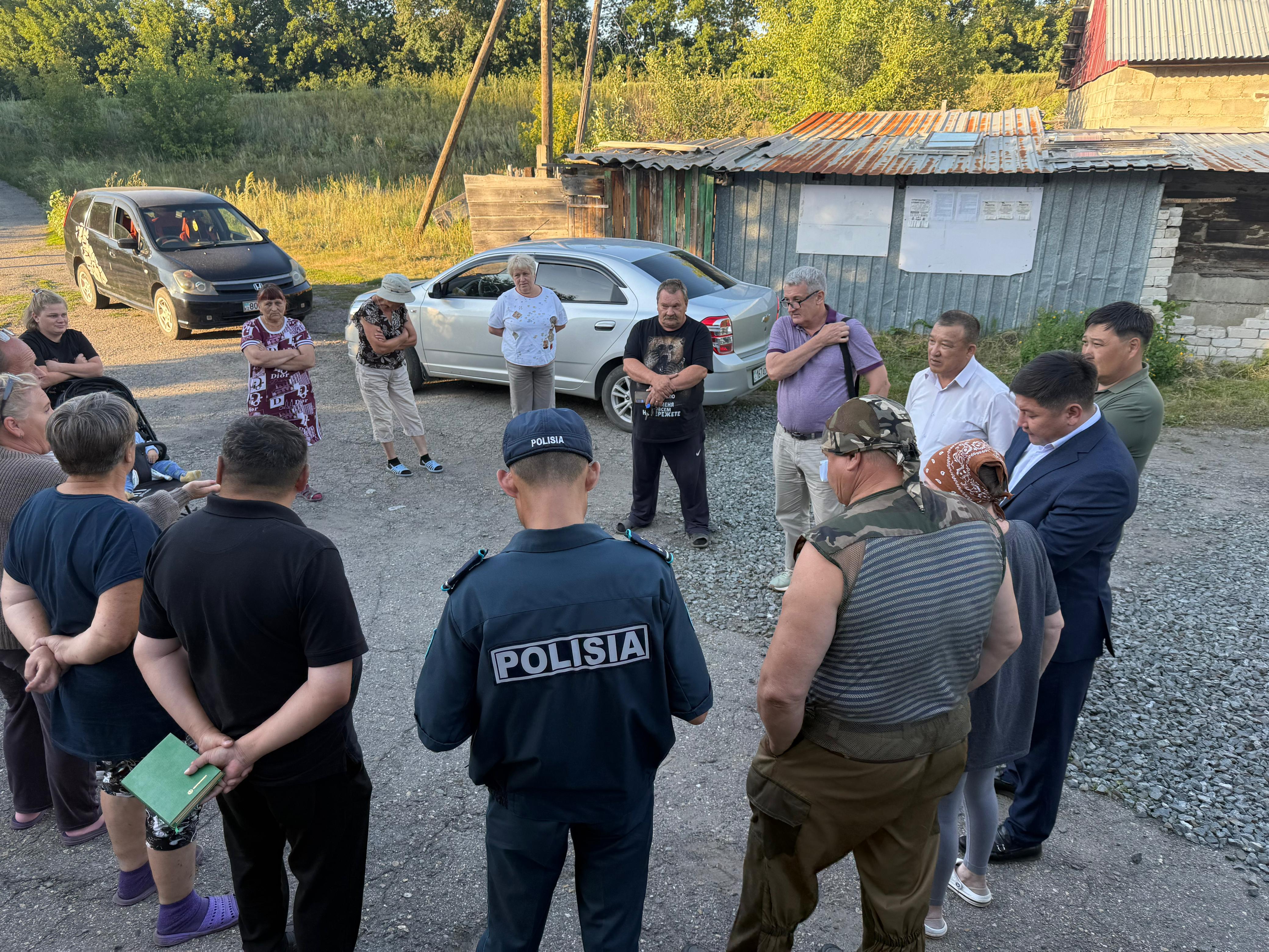 Глубоков ауданында электрмен жабдықтаудың сенімділігін арттыру мақсатында тұрғындармен кездесу өтті