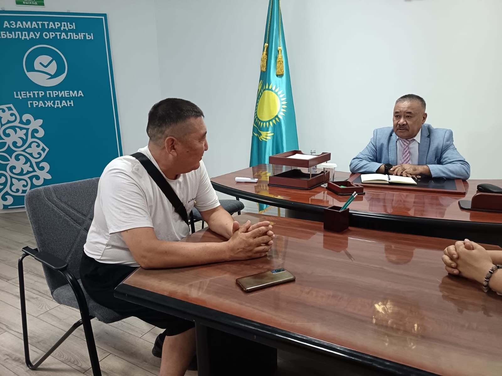 Исполняющий обязанности руководителя Департамента юстиции области Абай Бейсембек Аль-Сеит провел прием граждан