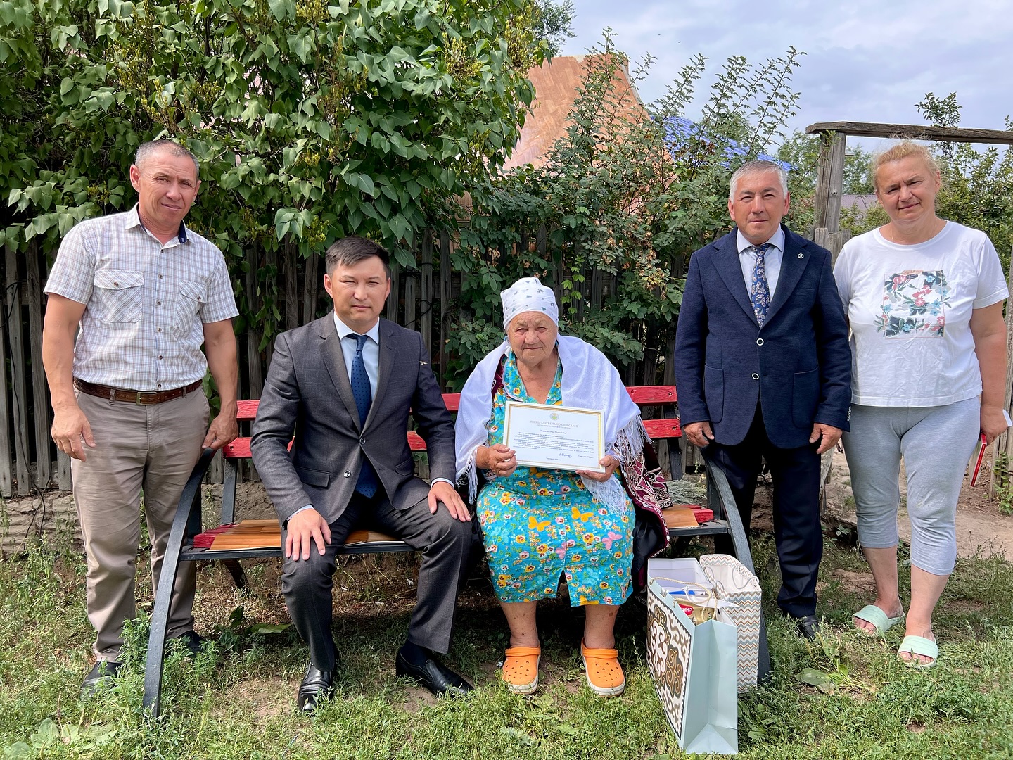 ВРУЧЕНО ПОЗДРАВИТЕЛЬНОЕ ПИСЬМО АКИМА РАЙОНА