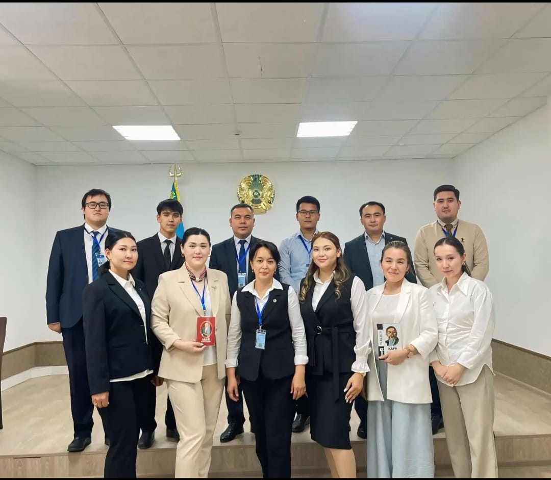 Абай Құнанбайұлының 180 жылдық мерейтойын атап өту аясында Атырау облысының Әділет департаментінде ұлы ақынның шығармашылығын насихаттау мақсатында қызметкерлер арасында викторина ұйымдастырылды