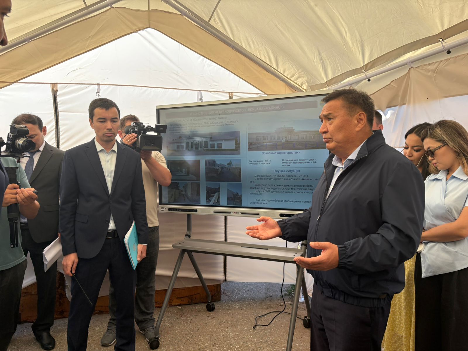 Макинск жаңарып келеді: Бұланды ауданында теміржол вокзалы қайта жаңғыртылып жатыр