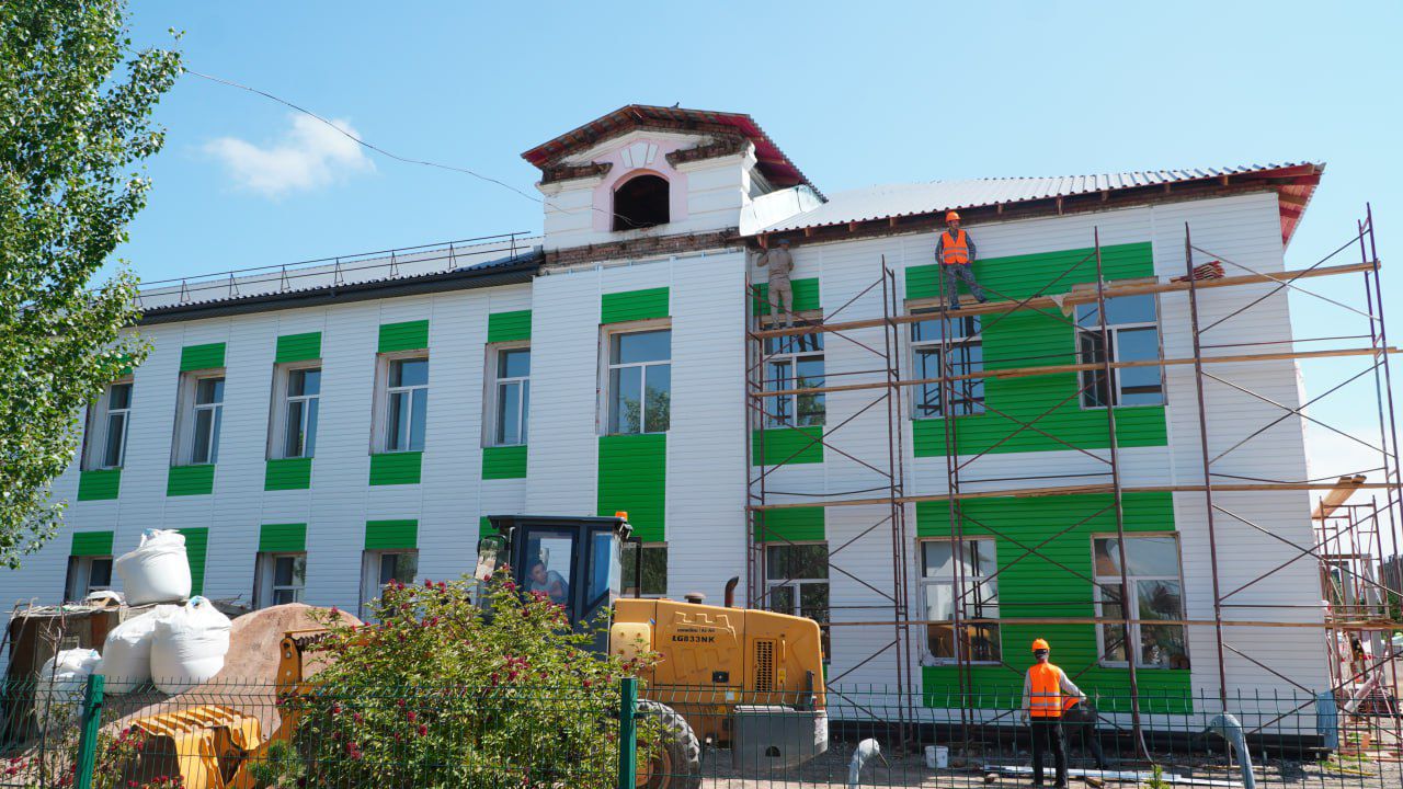 Макинскте мектеп күрделі жөндеуден өтуде және халықты толық ауыз сумен қамту жобасы жүзеге асырылып жатыр