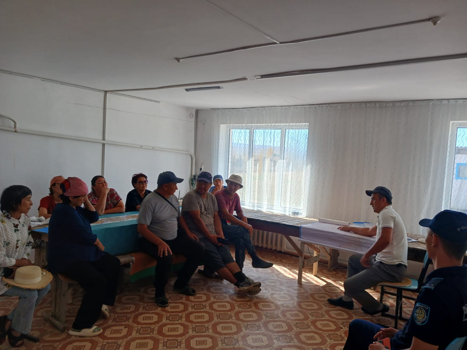 Желдіқара ауылының тұрғындарымен кездесу