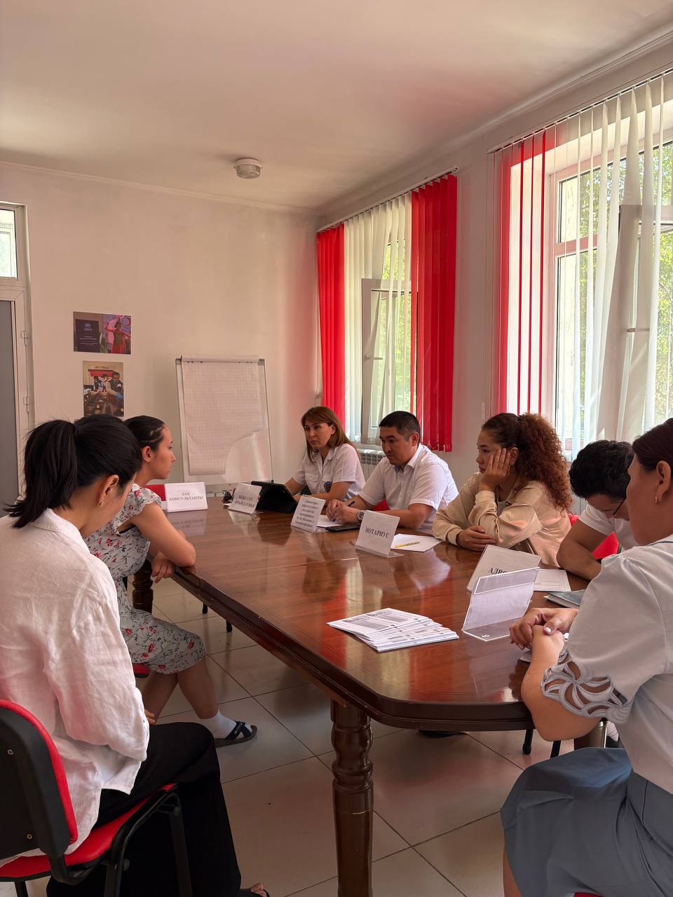 «ЗАҢ МЕН ТӘРТІП» ҚАҒИДАТЫН ІЛГЕРІЛЕТУ МАҚСАТЫНДА «ӘДІЛЕТ КЕҢЕС БЕРЕДІ» ТАҚЫРЫБЫНДА АШЫҚ ЕСІК КҮНІ ӨТТІ