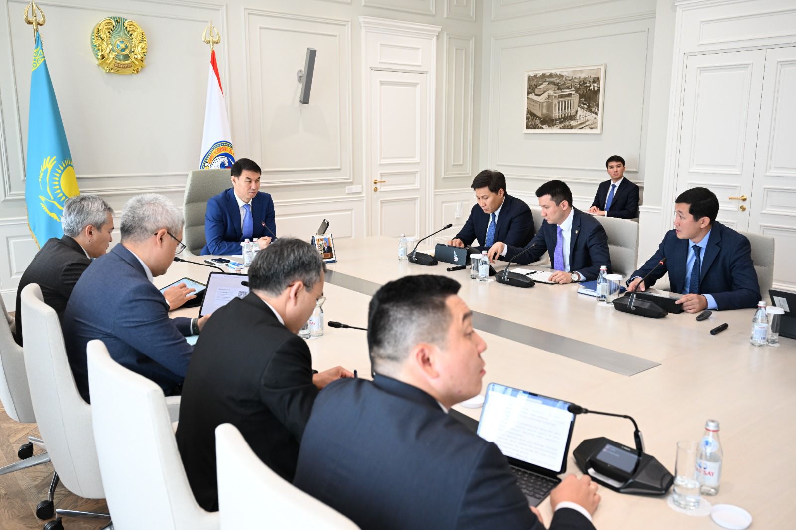 Алматы әкімі «Таза Қазақстан» бастамасын жүзеге асыруға жастарды көптеп тартуды тапсырды