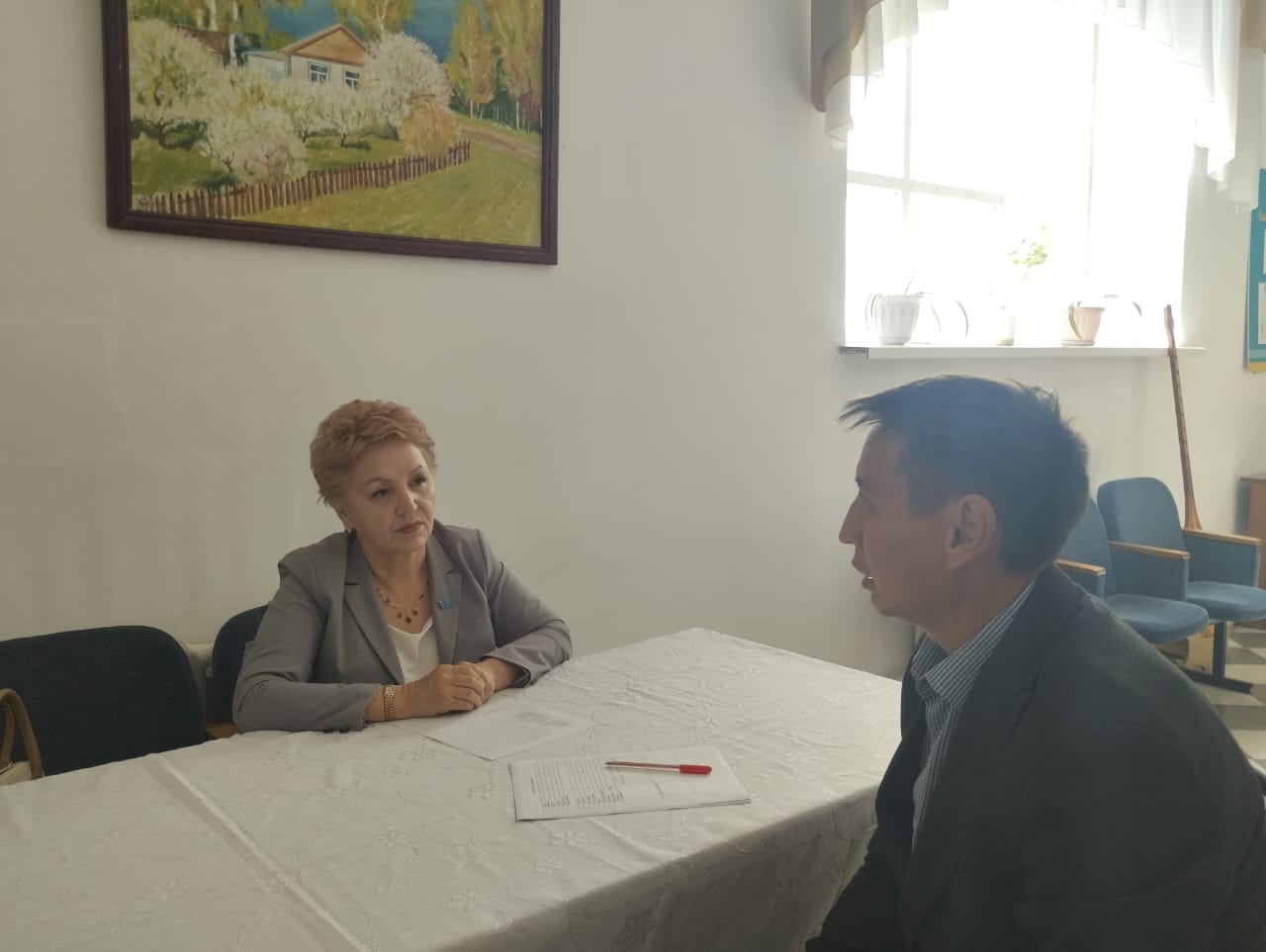 Бүгін аудандық мәслихат депутаты А. Бралина мен жергілікті атқарушы орган өкілінің қатысуымен Кировское және Баяғыз ауылдарында мобильді қоғамдық қабылдау өткізілд