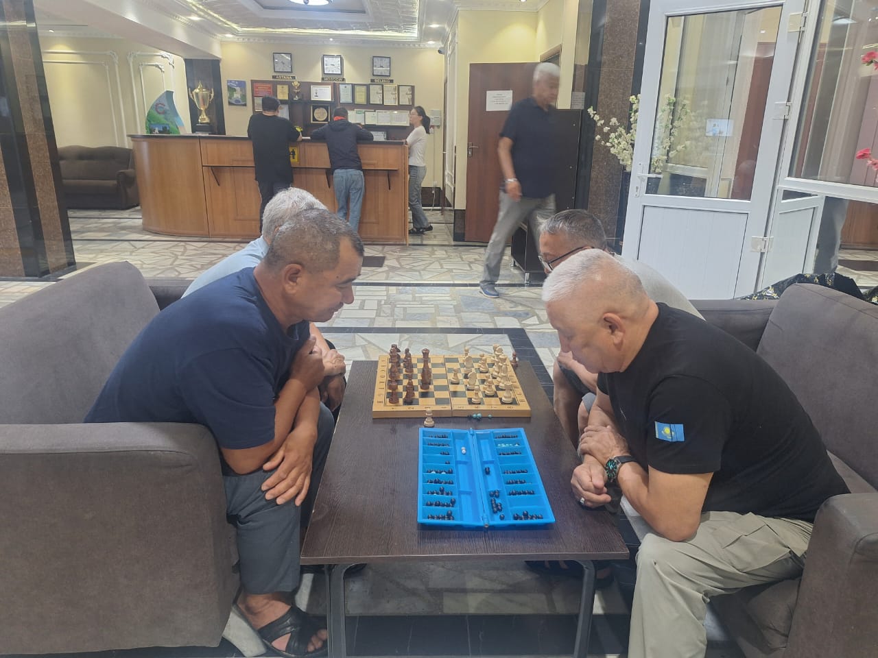 Жетісу облысы Панфилов ауданы Үлкенағаш ауылдық округі Әулиеағаш ауылы, Жаркент-Арасан сауықтыру шипажайында ардагерлер арасында дойбы, шахмат, тоғызқұмалақтан жарыс өтті