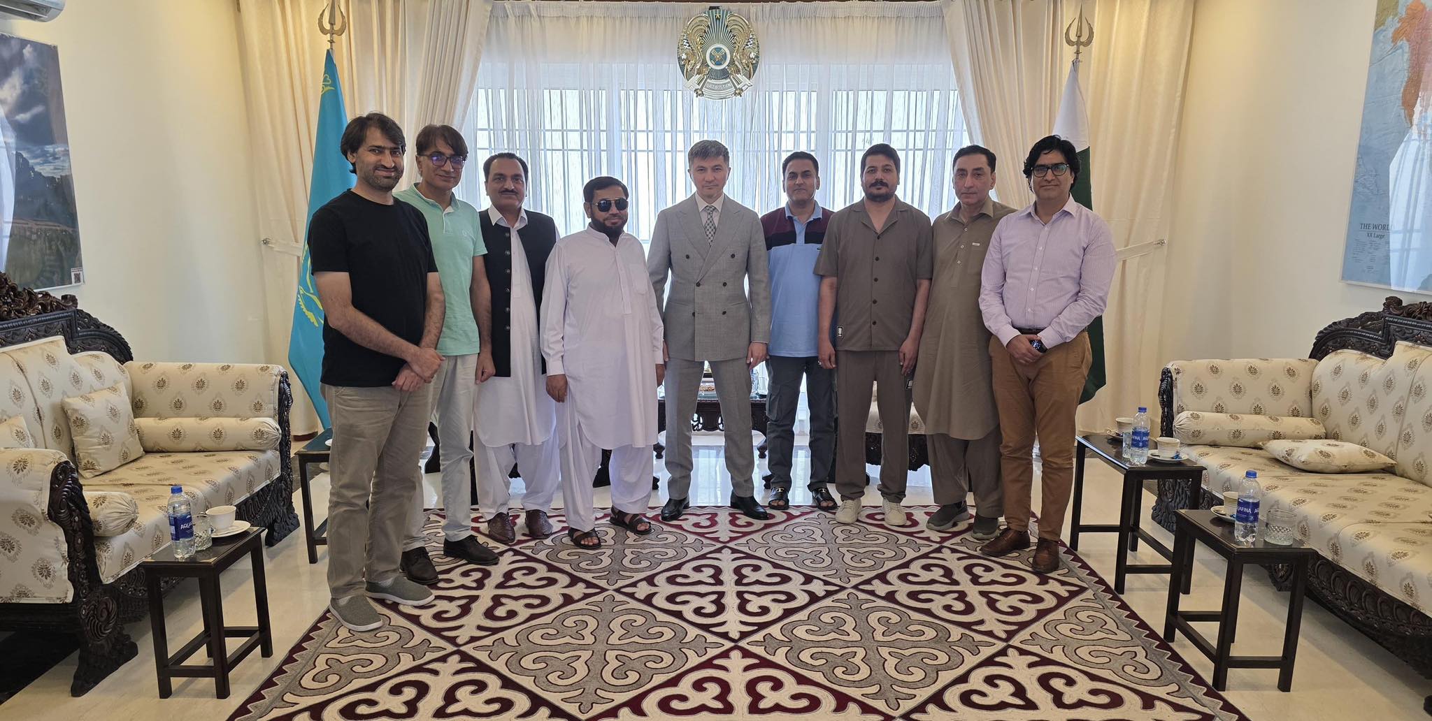 Елші қазақстандық ЖОО түлектері қауымдастығының өкілдерімен кездесу өткізді