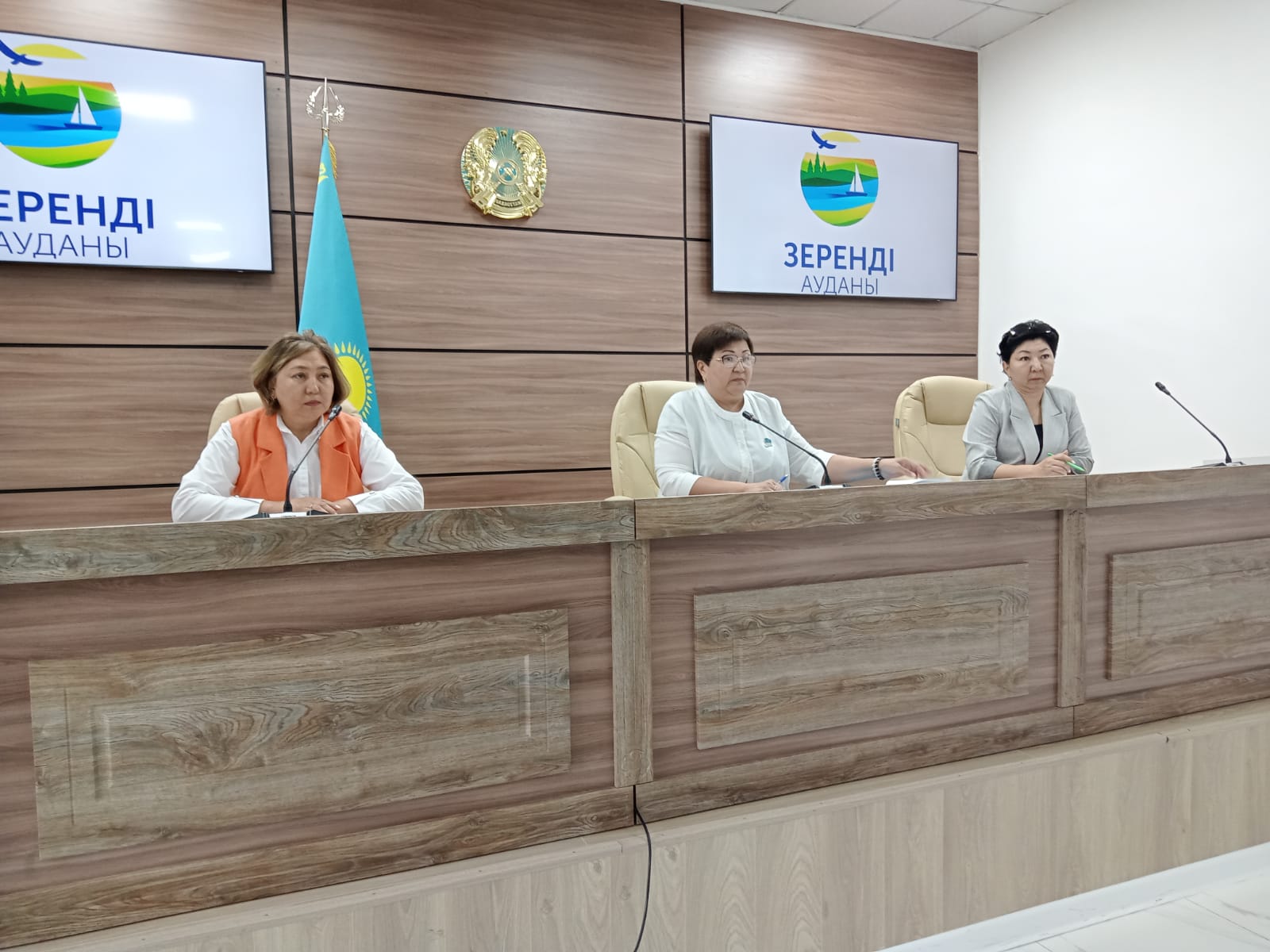 Бейнеконференцбайланыс режимінде аудандық мәслихаттың кезектен тыс сессиясы өтті.