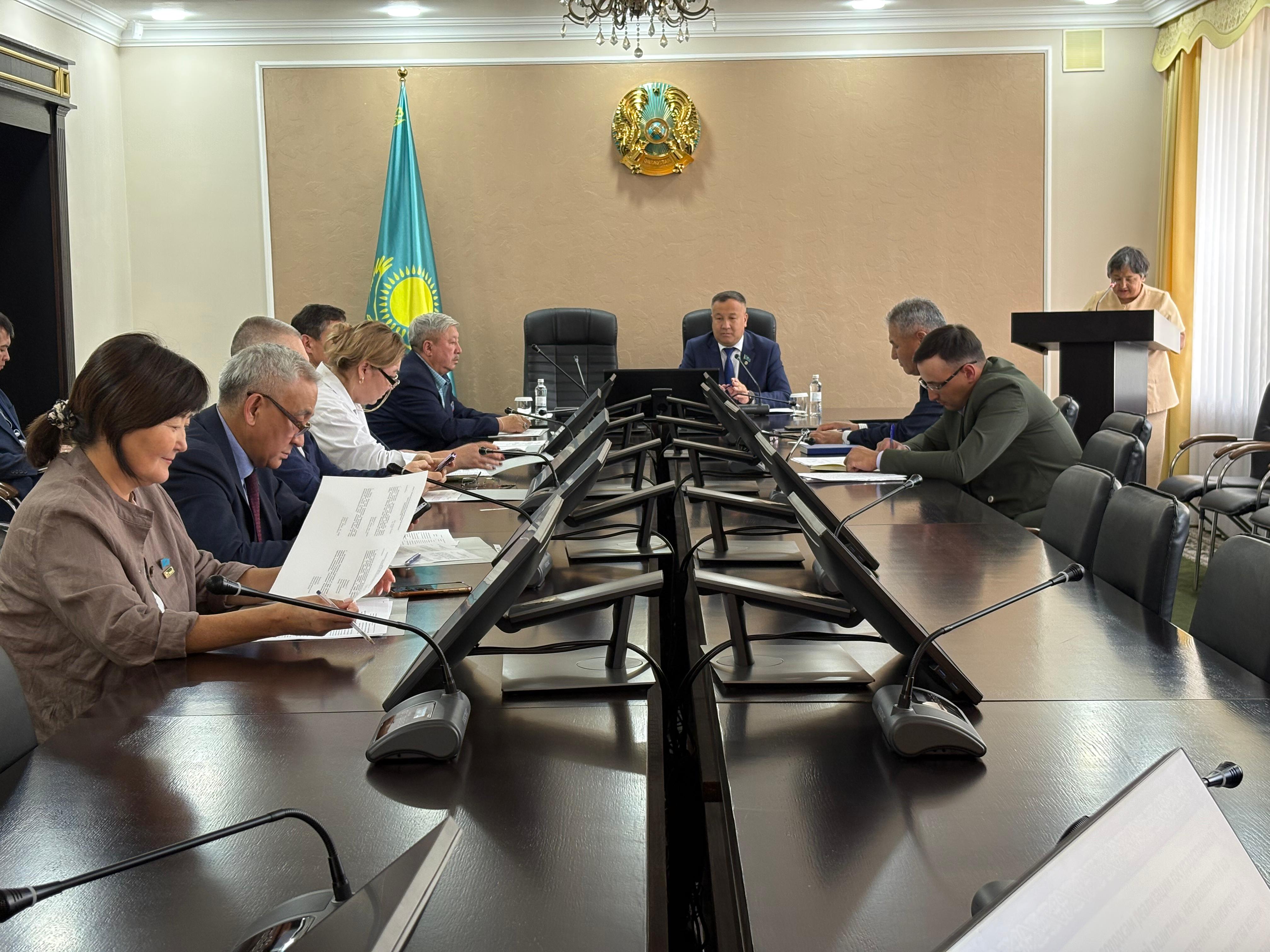 Облыстық мәслихатта ішкі және діни саясат мәселелері талқыланды