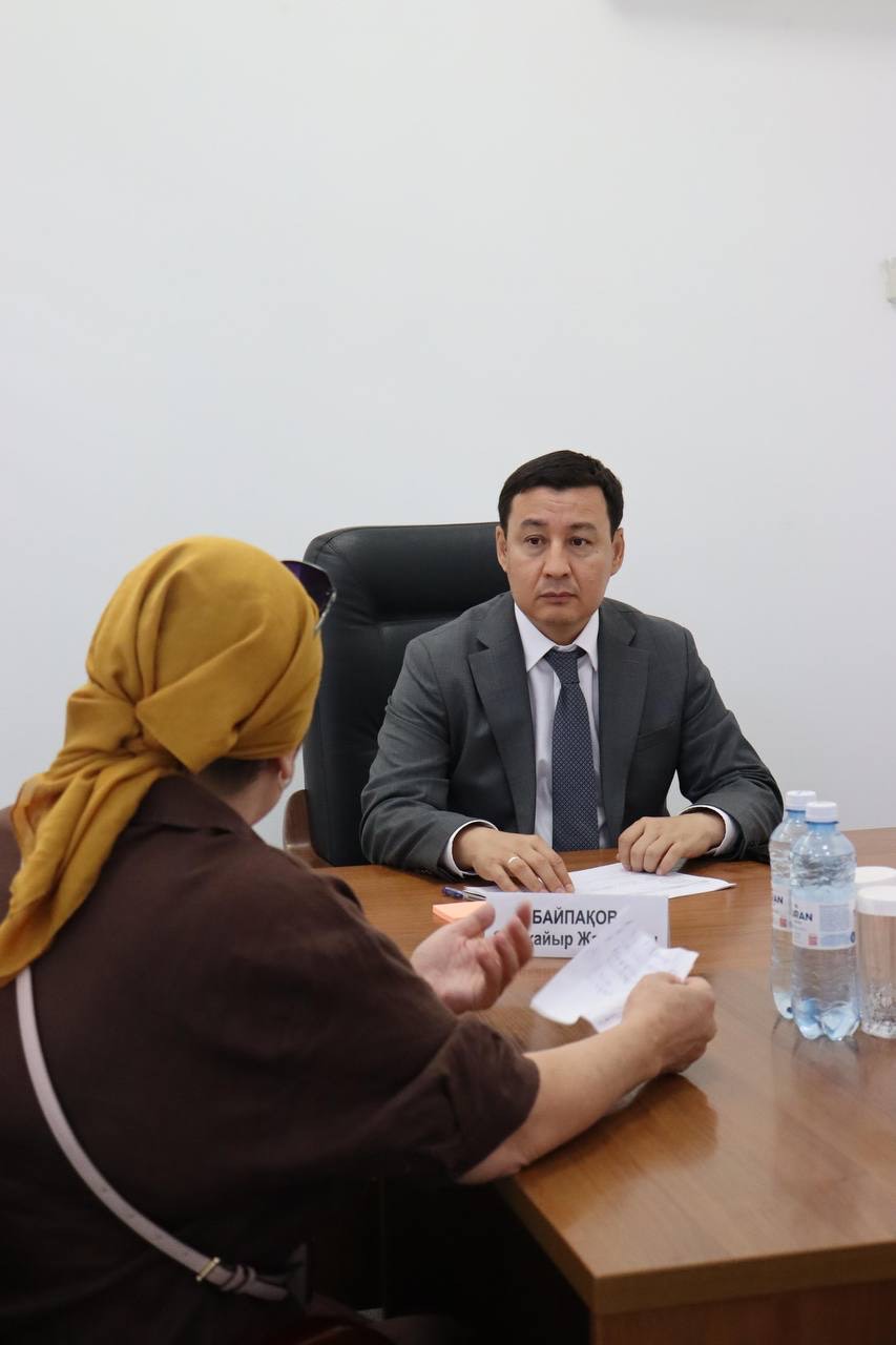 Қала әкімі кезекті рет тұрғындарды жеке қабылдады