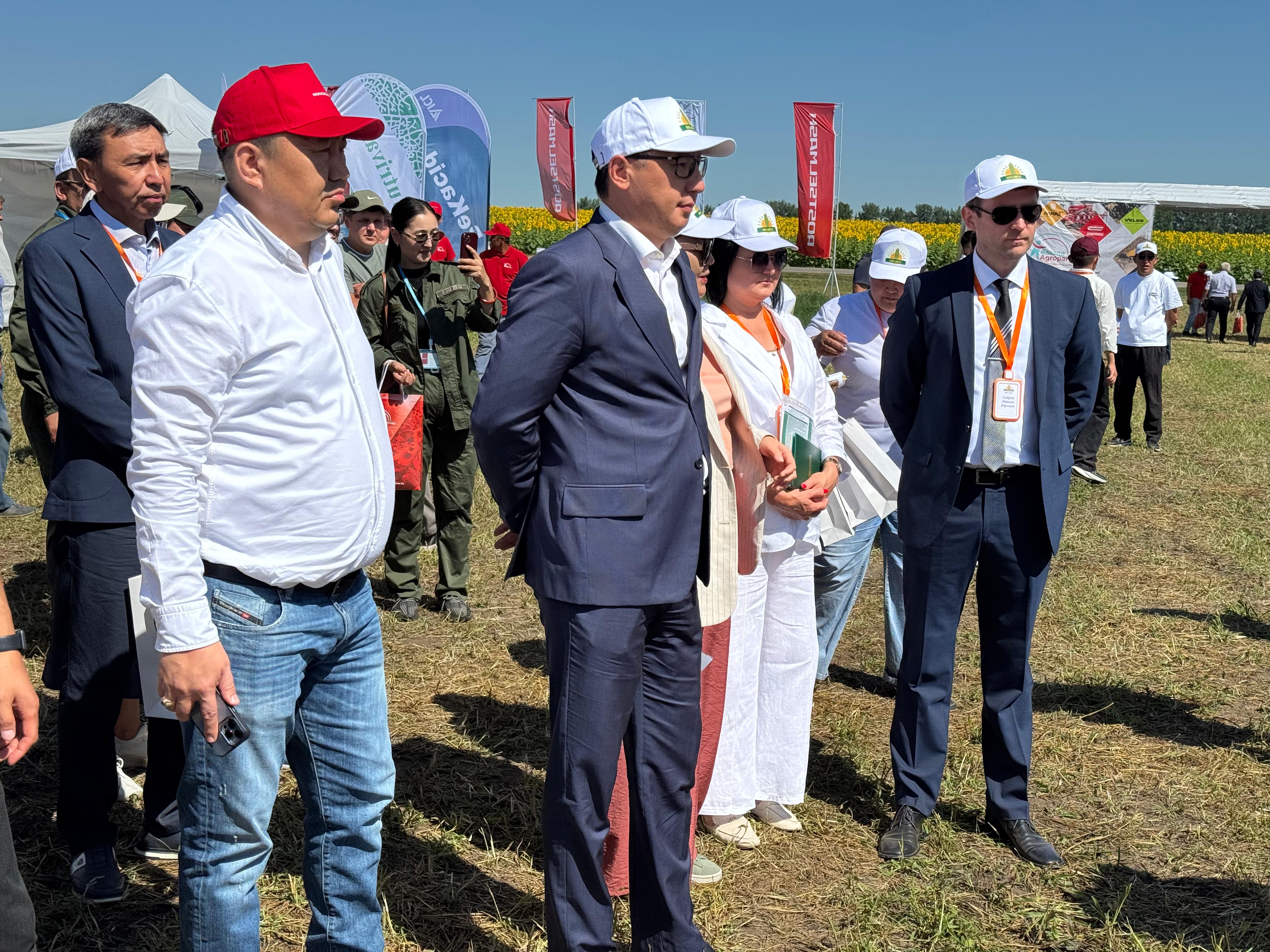 Аграрии обсудили инновации и устойчивое сельское хозяйство на «Дне поля на Востоке»