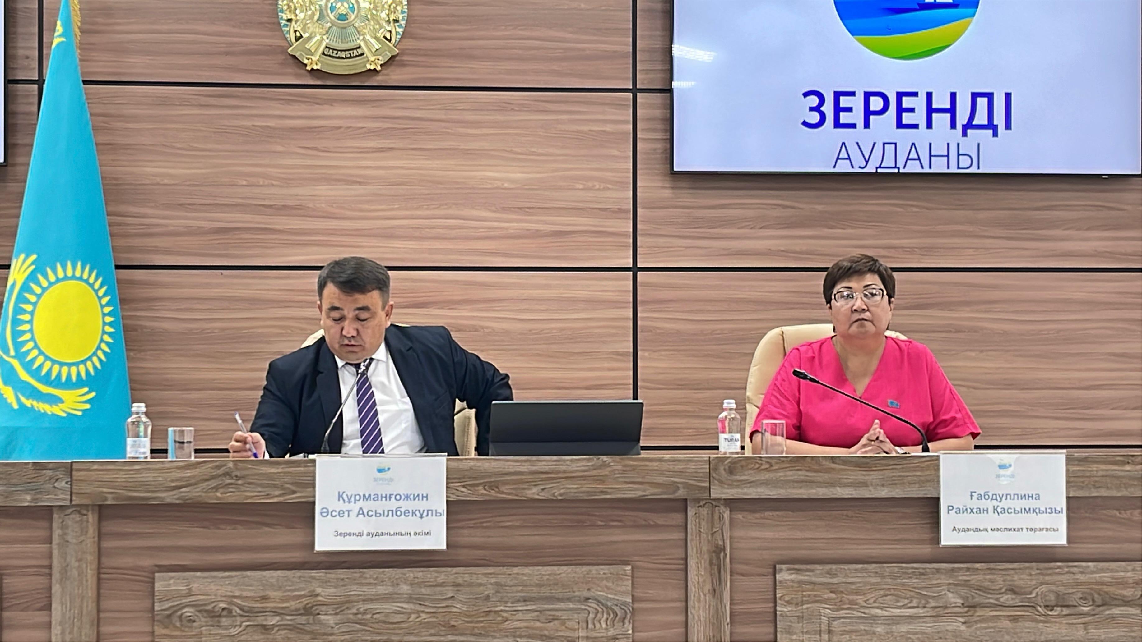 Бүгін аудан әкімдігінің ғимаратында кезекті отырыс өтті, онда аудан әкімі Ә. Құрманғожиннің төрағалығымен аудан өмірінің маңызды және өзекті мәселелері қаралды.