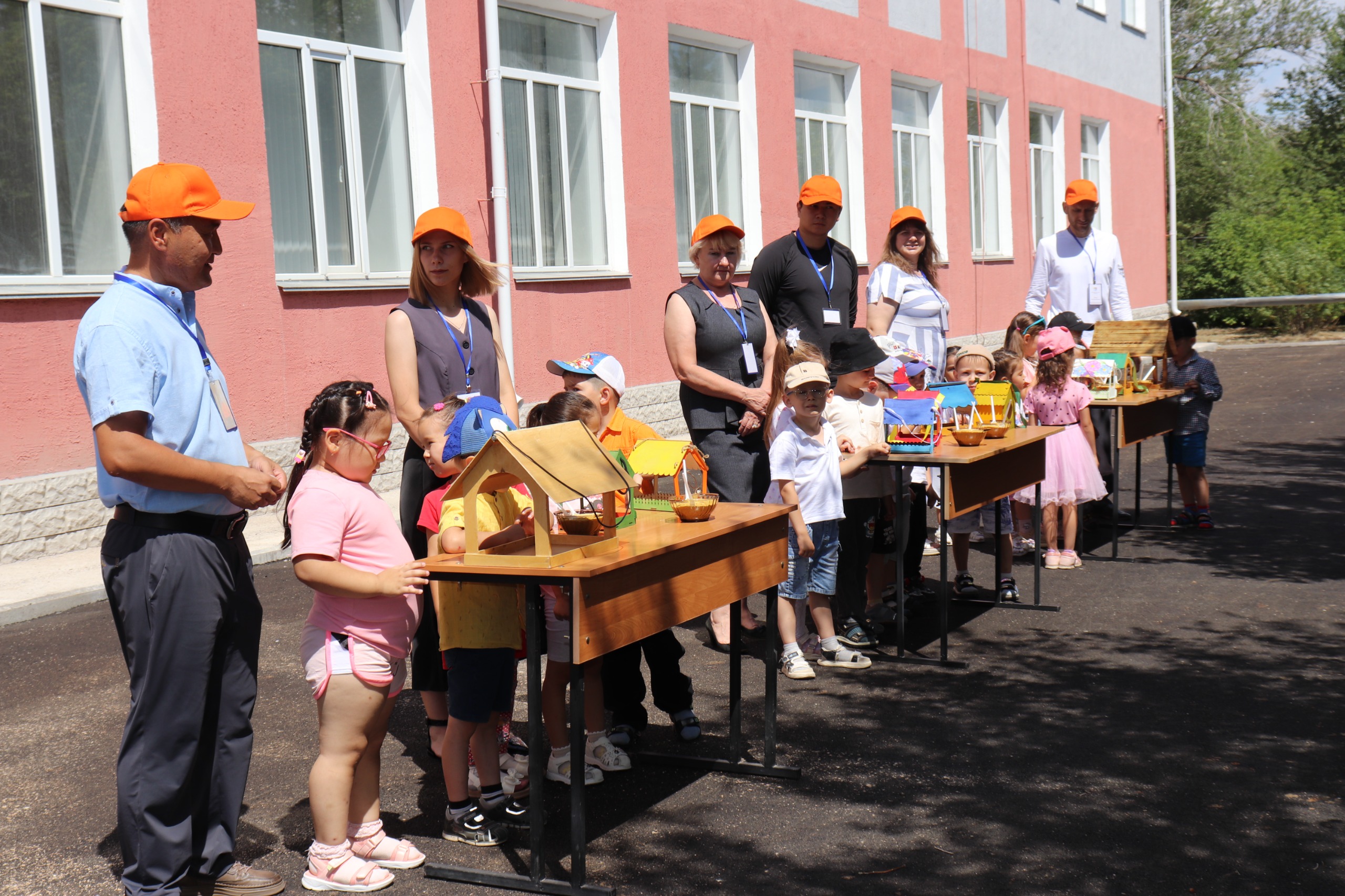«Достарға арналған қоректендіргіш» экологиялық акциясы