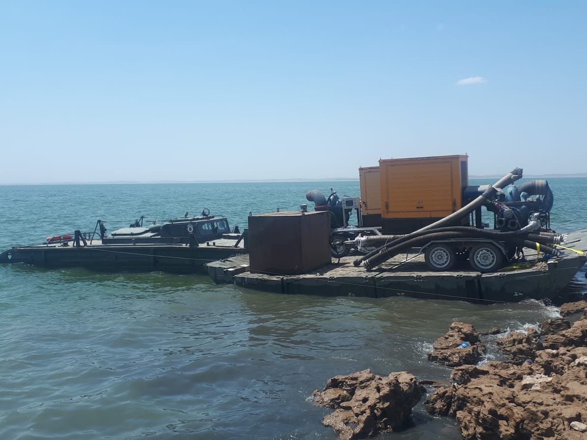 Военные инженеры обеспечивают  жителей Шардары питьевой водой