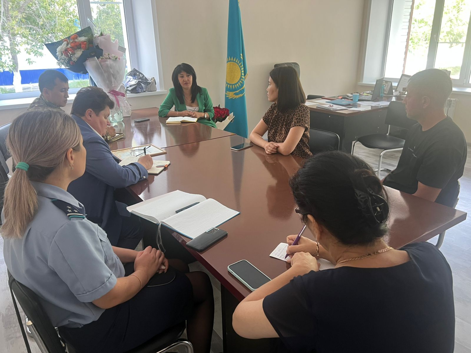 2025 жылғы 25 шілдеде «Қашар кенті әкімінің аппараты» мемлекеттік мекемесінде балалардың терезеден құлап кетуінің алдын алу бойынша жиналыс өтті.