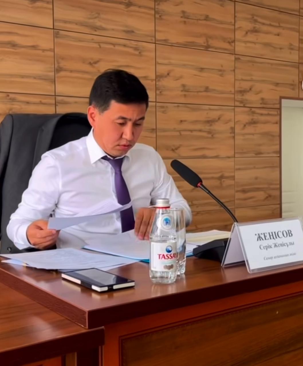 Akim of the district Serik Zhenisov held a meeting of the akimat: emphasis on efficiency, improvement and development of the agricultural sector