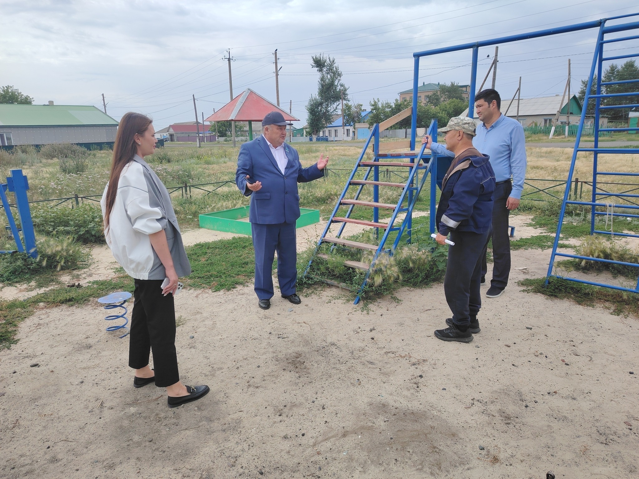 Ауылдағы балалар ойын алаңдарына маниторинг жүргізілді