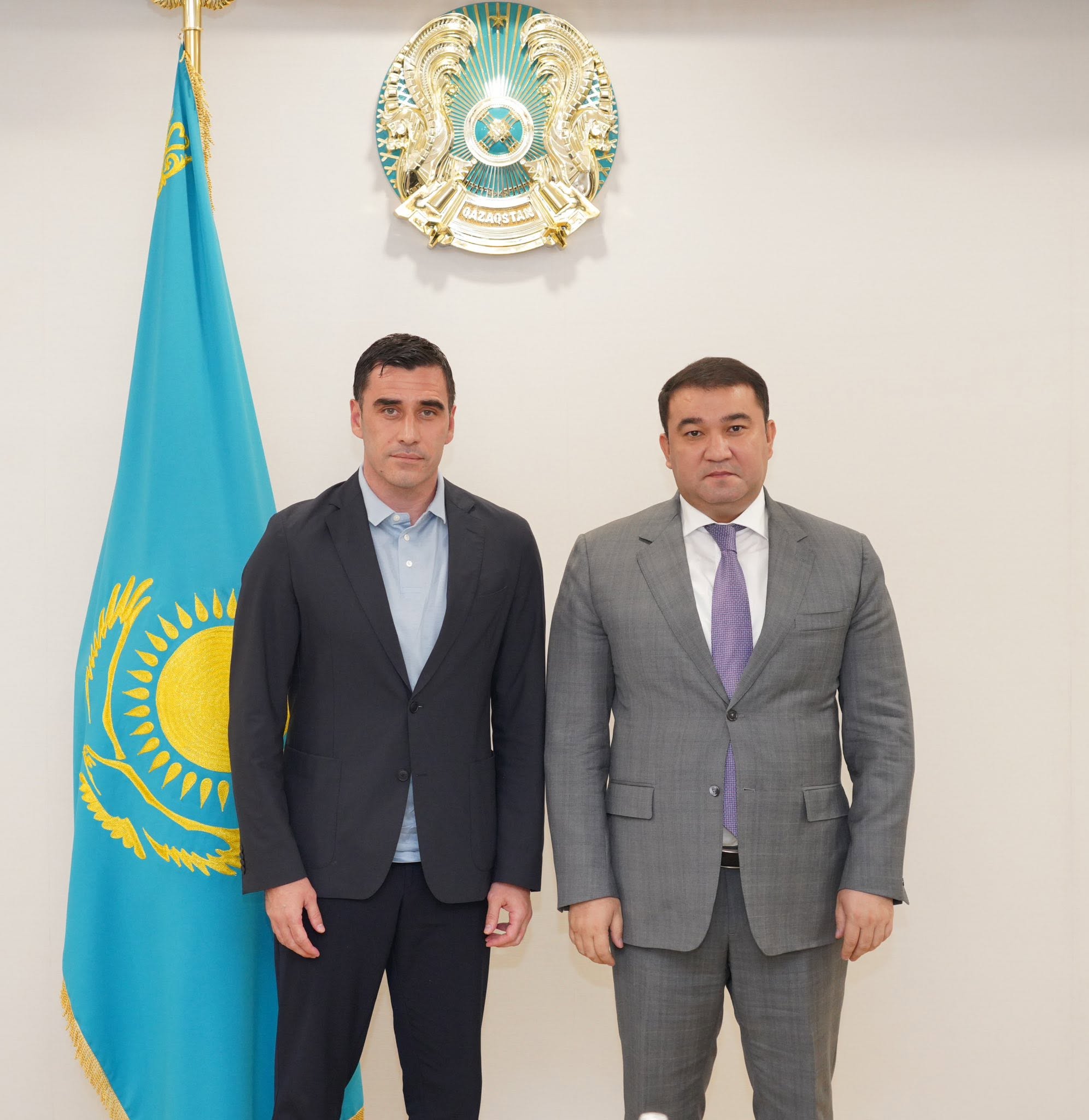 ТҮРКІСТАН ОБЛЫСЫНЫҢ ӘКІМІ ҚАЗАҚСТАН ФУТБОЛ ФЕДЕРАЦИЯСЫНЫҢ ЖАУАПТЫ ӨКІЛДЕРІМЕН КЕЗДЕСТІ