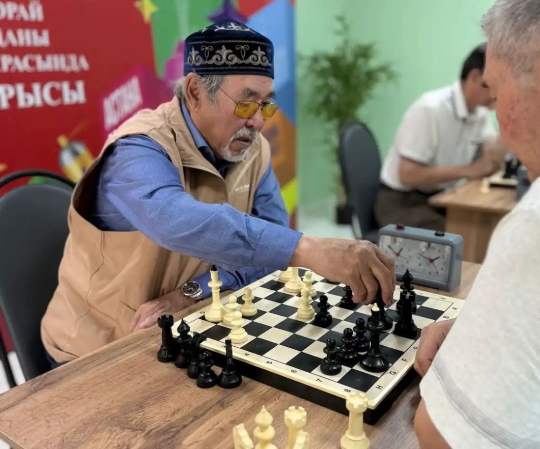 Астанада зейнеткерлер шахматтан сынға түсті