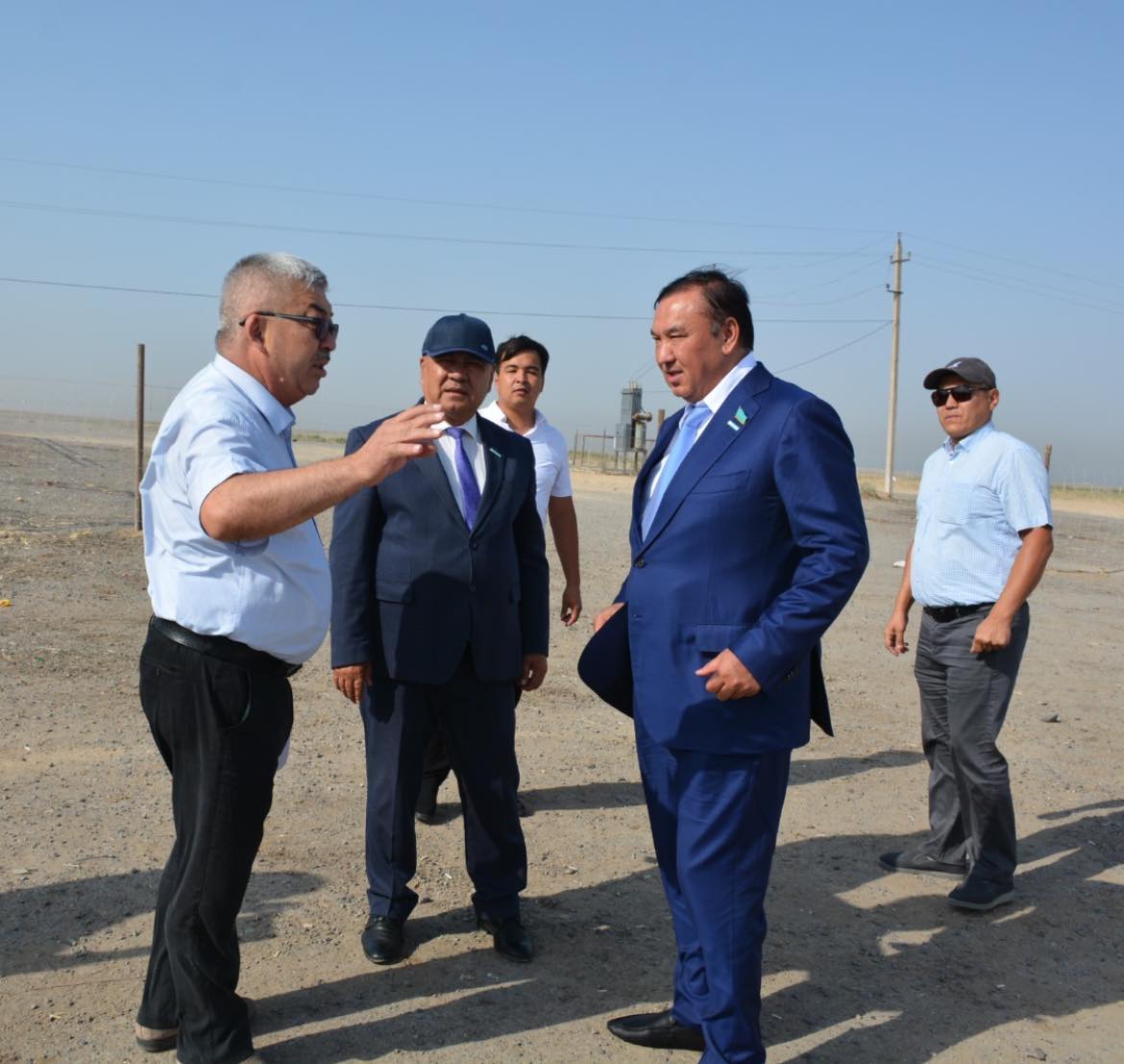 МӘЖІЛІС ДЕПУТАТЫ ШАРДАРА АУДАНЫНДА ЖҮРГІЗІЛІП ЖАТҚАН ЖОБАЛАРМЕН ТАНЫСТЫ