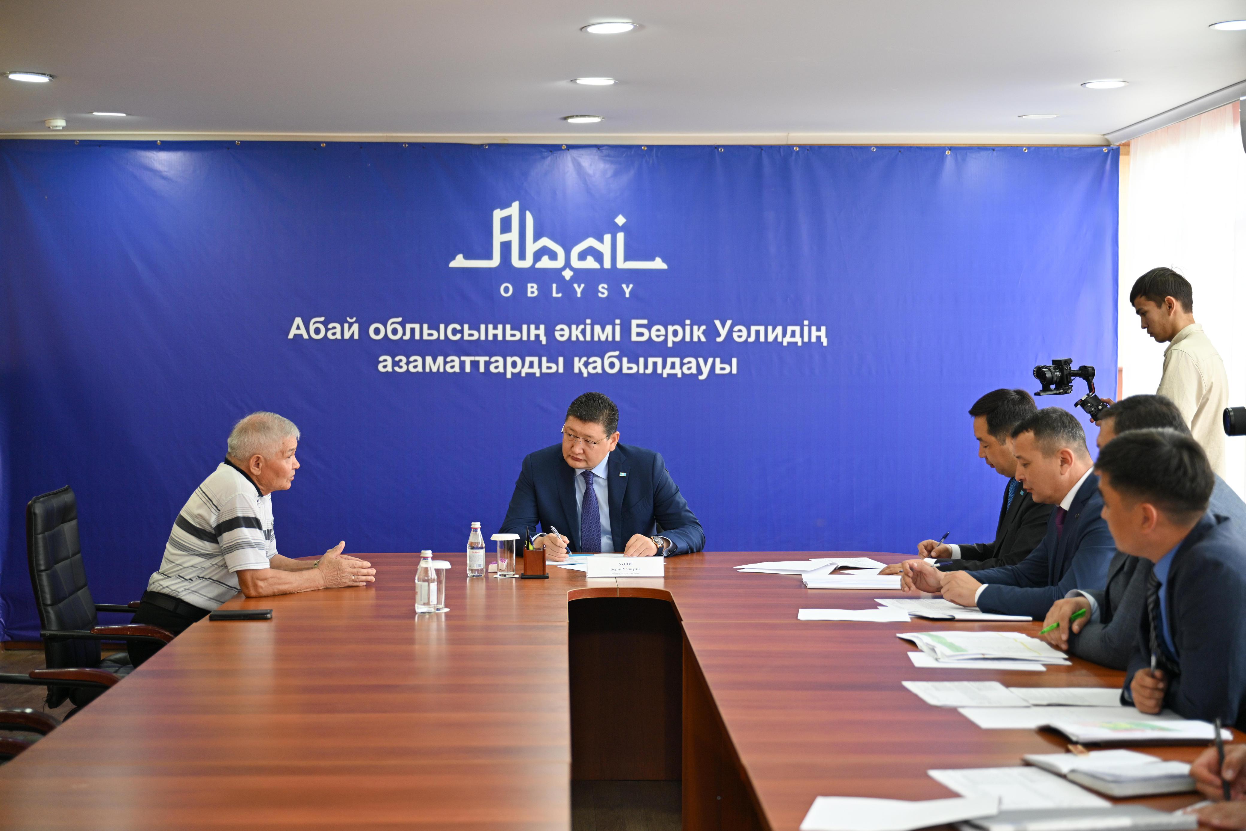 Облыс әкімі Бесқарағай ауданы тұрғындарын жеке мәселелері бойынша қабылдады