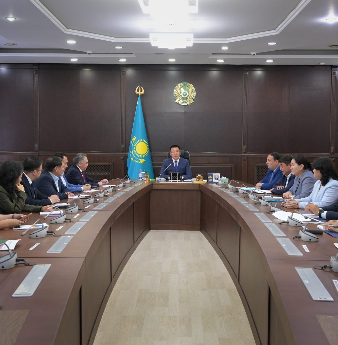 Облыс әкімі Асайын Байханов ҚР Парламенті Сенаты мен Мәжілісінің депутаттарымен кездесу өткізді