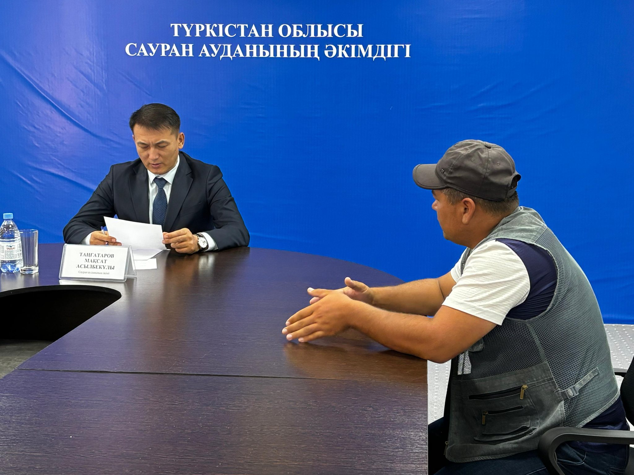 АУДАН ӘКІМІ ЖЕКЕ ҚАБЫЛДАУ ӨТКІЗІП, БІРҚАТАР ТҰРҒЫНДАРДЫҢ МӘСЕЛЕЛЕРІН ҚАРАДЫ