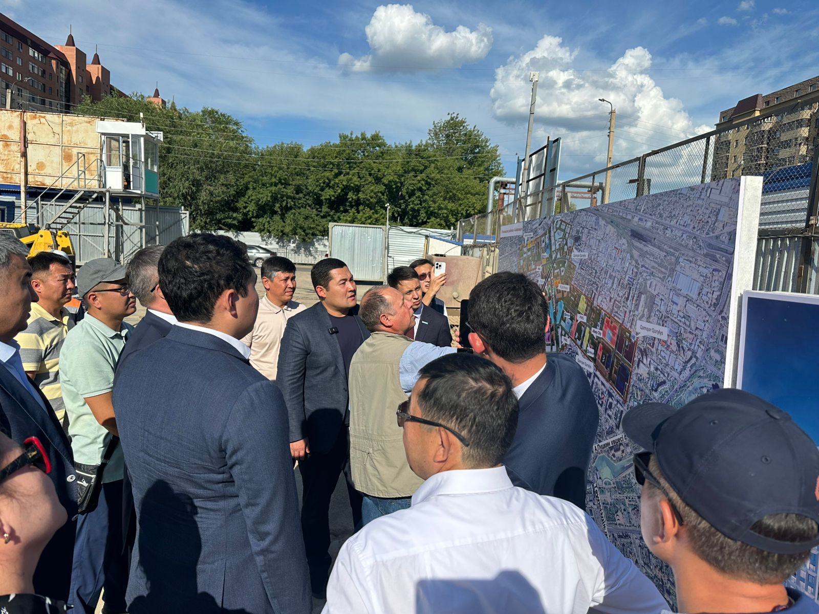 2025 жылғы 2 шілдеде Қазақстан Республикасы Парламенті Мәжілісінің депутаты Д.Б. Тұрлыхановтың, «Байқоңыр» ауданының әкімі Т.А. Рахманберді, «Астана қаласының Тұрғын үй және тұрғын үй инспекциясы басқармасы» ММ басшысының орынбасары С.А.Пивоварованың