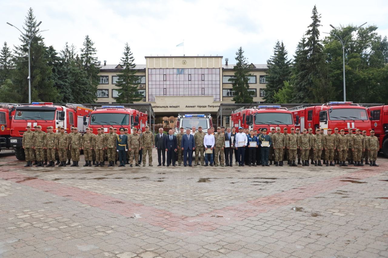 СҚО құтқарушыларына 11 өрт сөндіру көлігі мен су-құтқару станциясы берілді