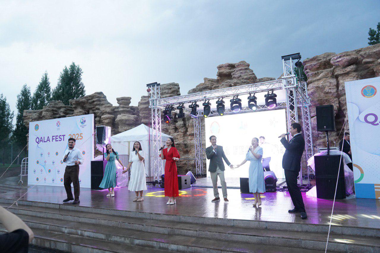 Фестиваль QALA FEST с книгообменом и экоинициативами прошел в столичном парке